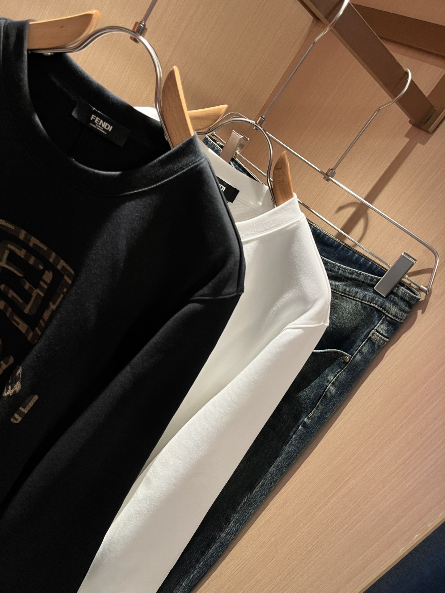 FEN*I 芬*迪2025秋冬新款FD家族男女同款小怪兽卫衣，男女同款👫百搭。意大利原厂订单，FD家族人