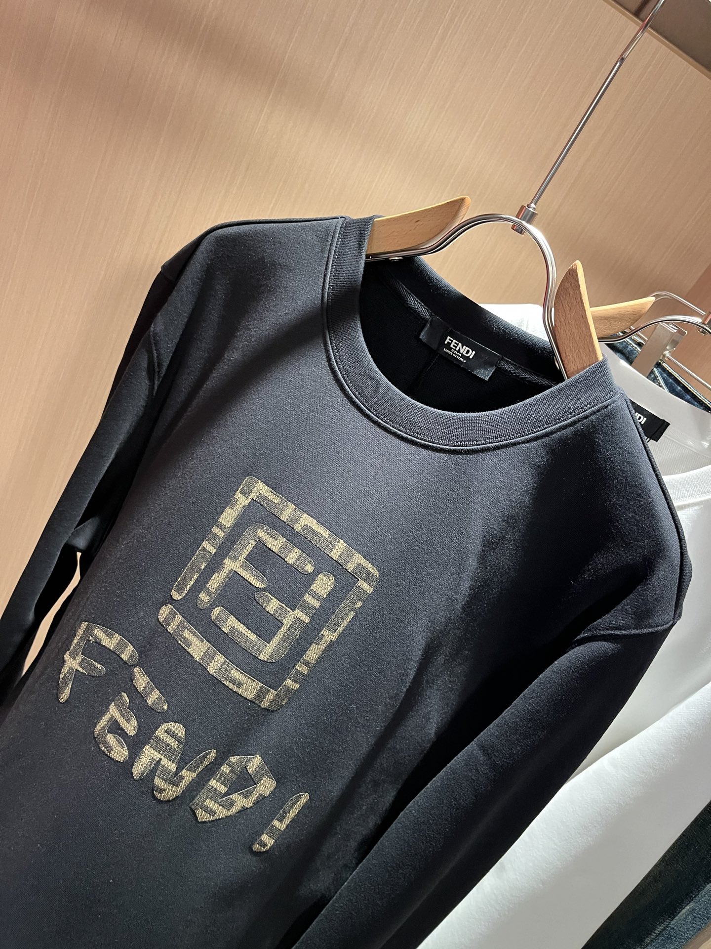 FEN*I 芬*迪2025秋冬新款FD家族男女同款小怪兽卫衣，男女同款👫百搭。意大利原厂订单，FD家族人