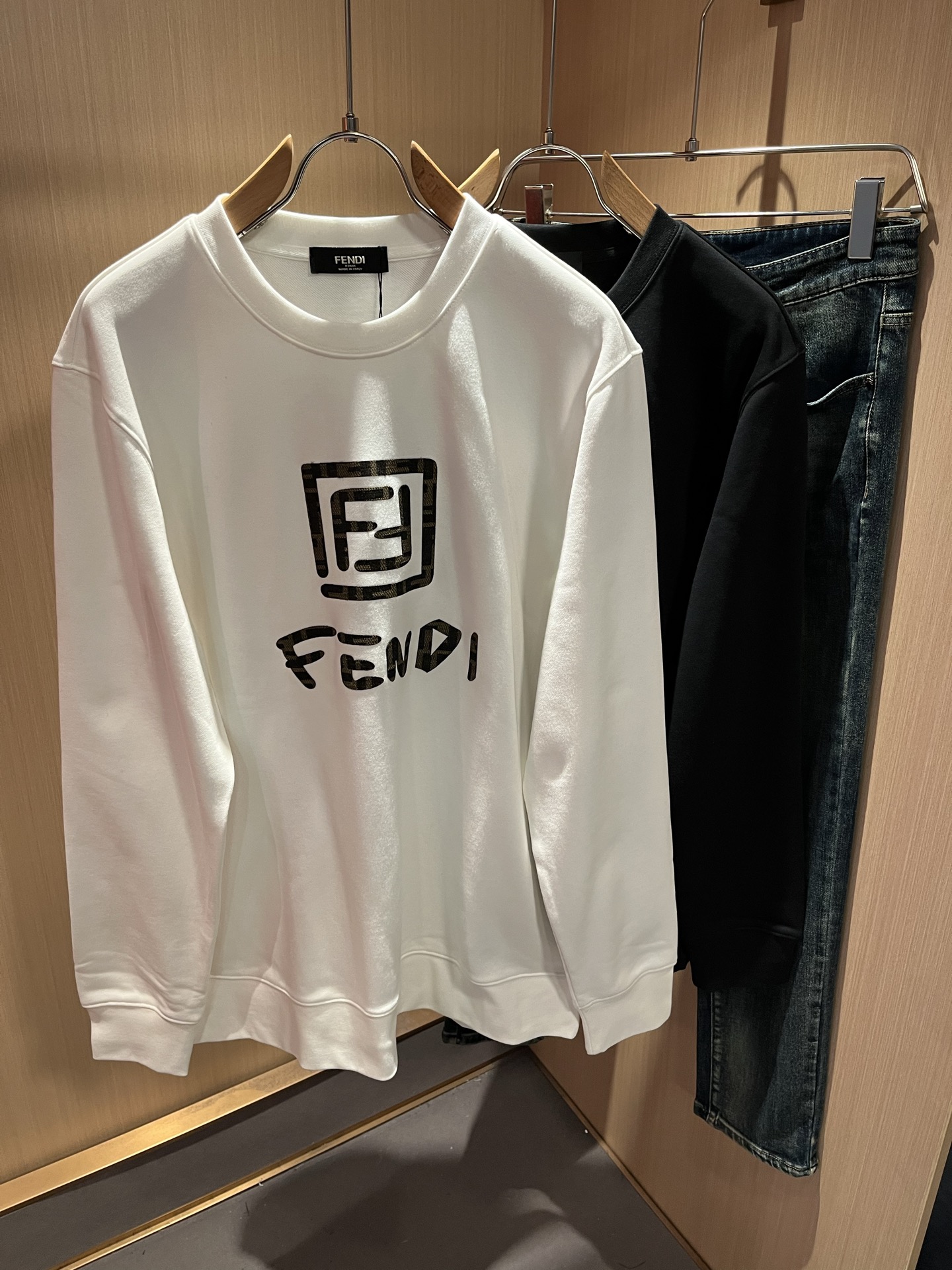 FEN*I 芬*迪2025秋冬新款FD家族男女同款小怪兽卫衣，男女同款👫百搭。意大利原厂订单，FD家族人