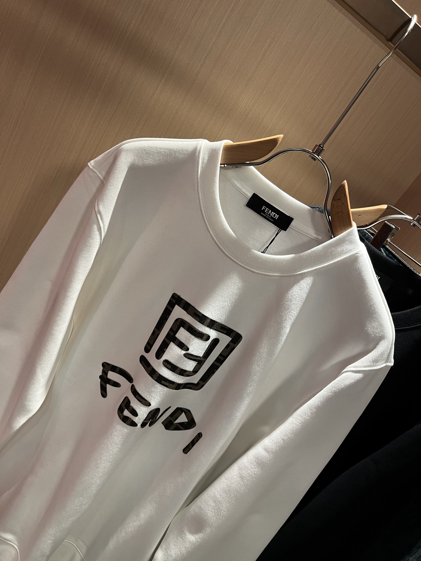 FEN*I 芬*迪2025秋冬新款FD家族男女同款小怪兽卫衣，男女同款👫百搭。意大利原厂订单，FD家族人