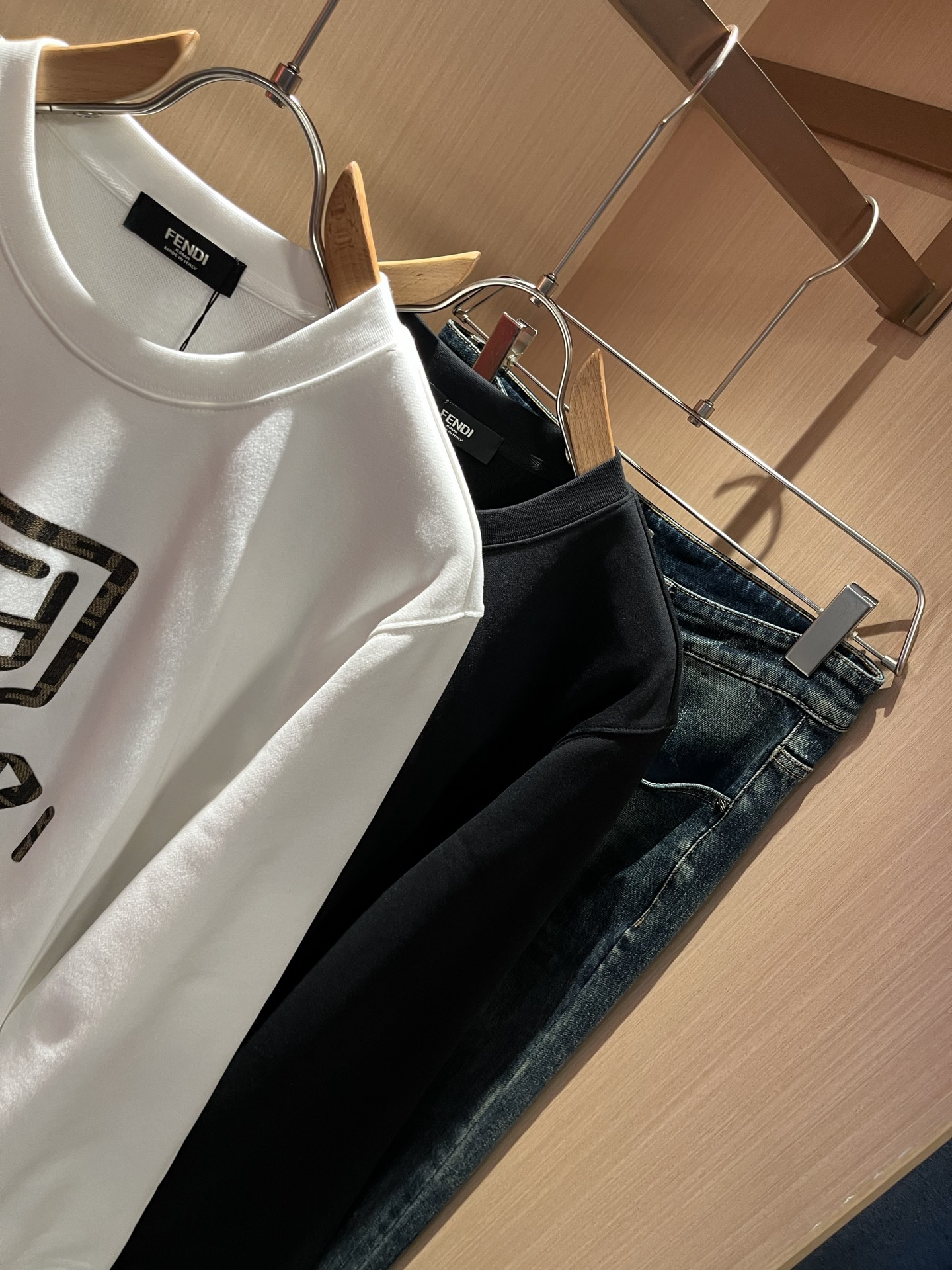 FEN*I 芬*迪2025秋冬新款FD家族男女同款小怪兽卫衣，男女同款👫百搭。意大利原厂订单，FD家族人