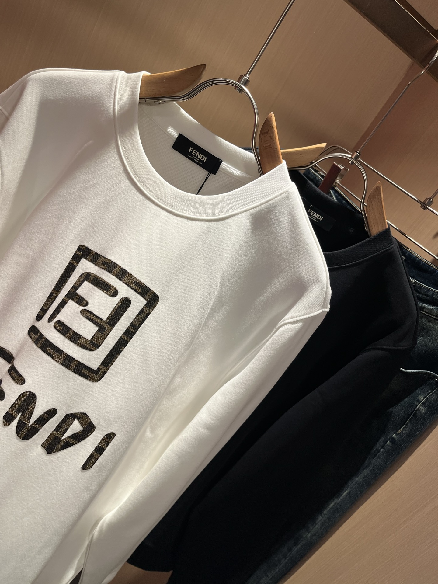 FEN*I 芬*迪2025秋冬新款FD家族男女同款小怪兽卫衣，男女同款👫百搭。意大利原厂订单，FD家族人