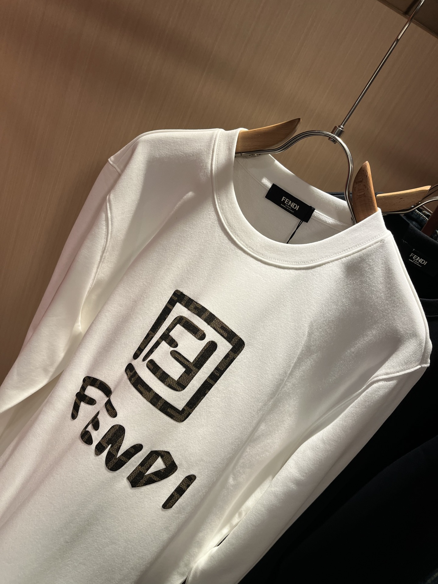 FEN*I 芬*迪2025秋冬新款FD家族男女同款小怪兽卫衣，男女同款👫百搭。意大利原厂订单，FD家族人