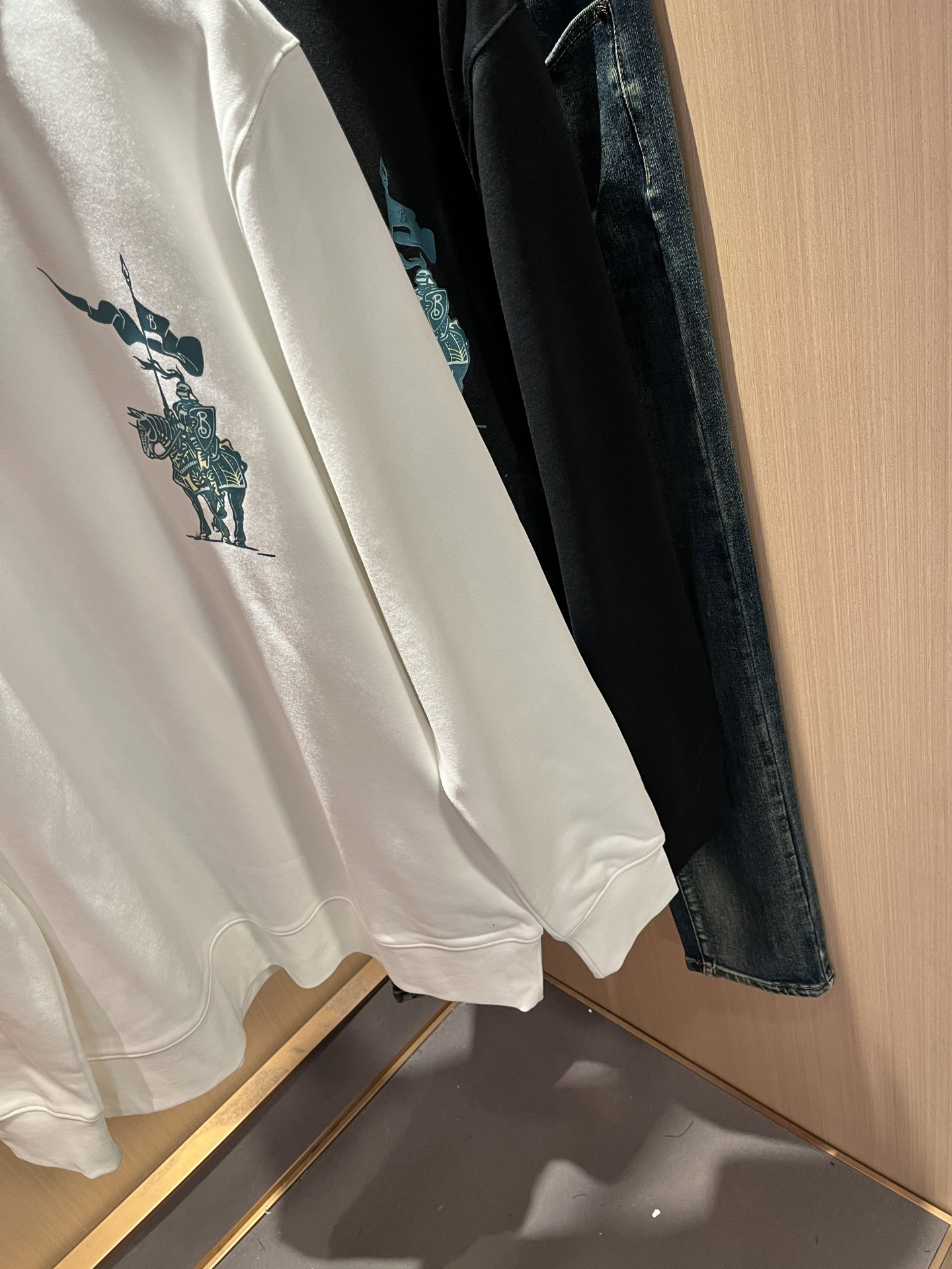 BURBER*Y巴*莉 2025秋冬新款男女同款👫基础休闲百搭棉质圆领卫衣，男女同款卫衣！贸易公司渠道稀