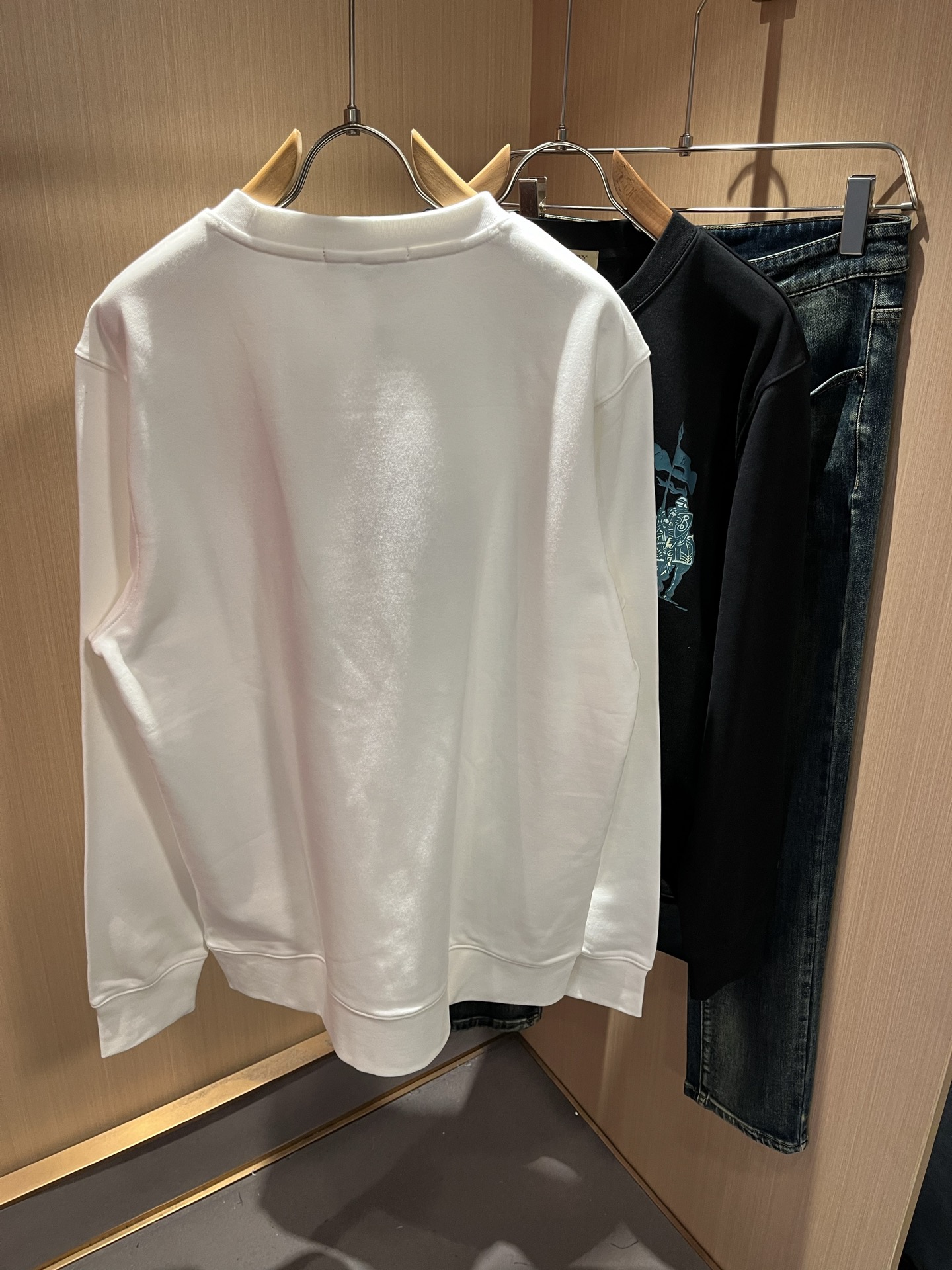 BURBER*Y巴*莉 2025秋冬新款男女同款👫基础休闲百搭棉质圆领卫衣，男女同款卫衣！贸易公司渠道稀