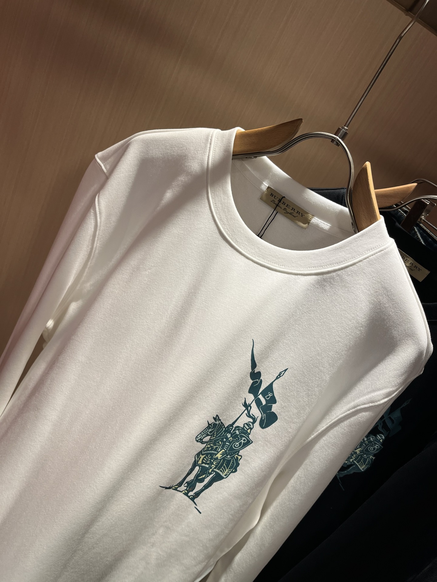 BURBER*Y巴*莉 2025秋冬新款男女同款👫基础休闲百搭棉质圆领卫衣，男女同款卫衣！贸易公司渠道稀