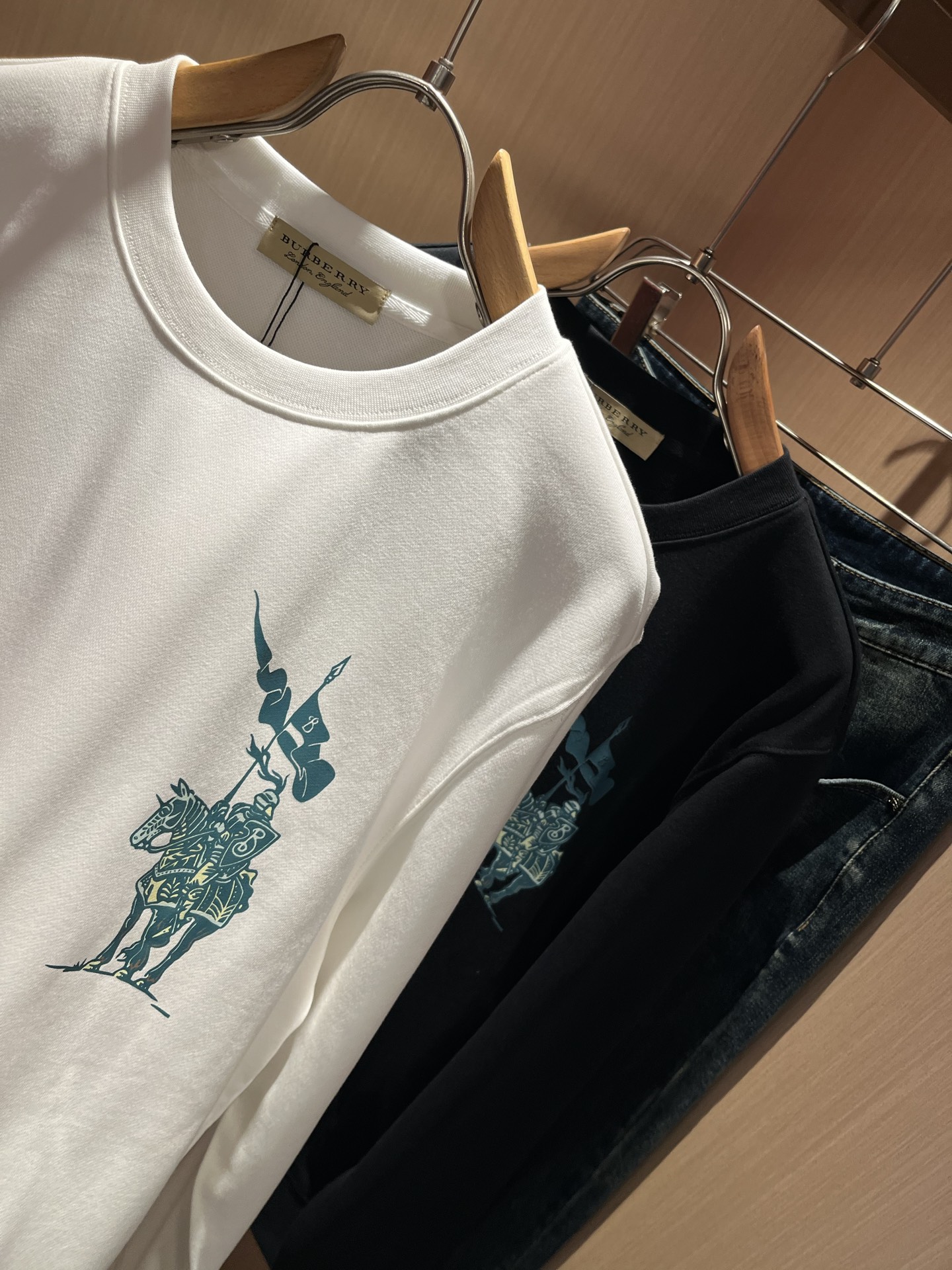 BURBER*Y巴*莉 2025秋冬新款男女同款👫基础休闲百搭棉质圆领卫衣，男女同款卫衣！贸易公司渠道稀