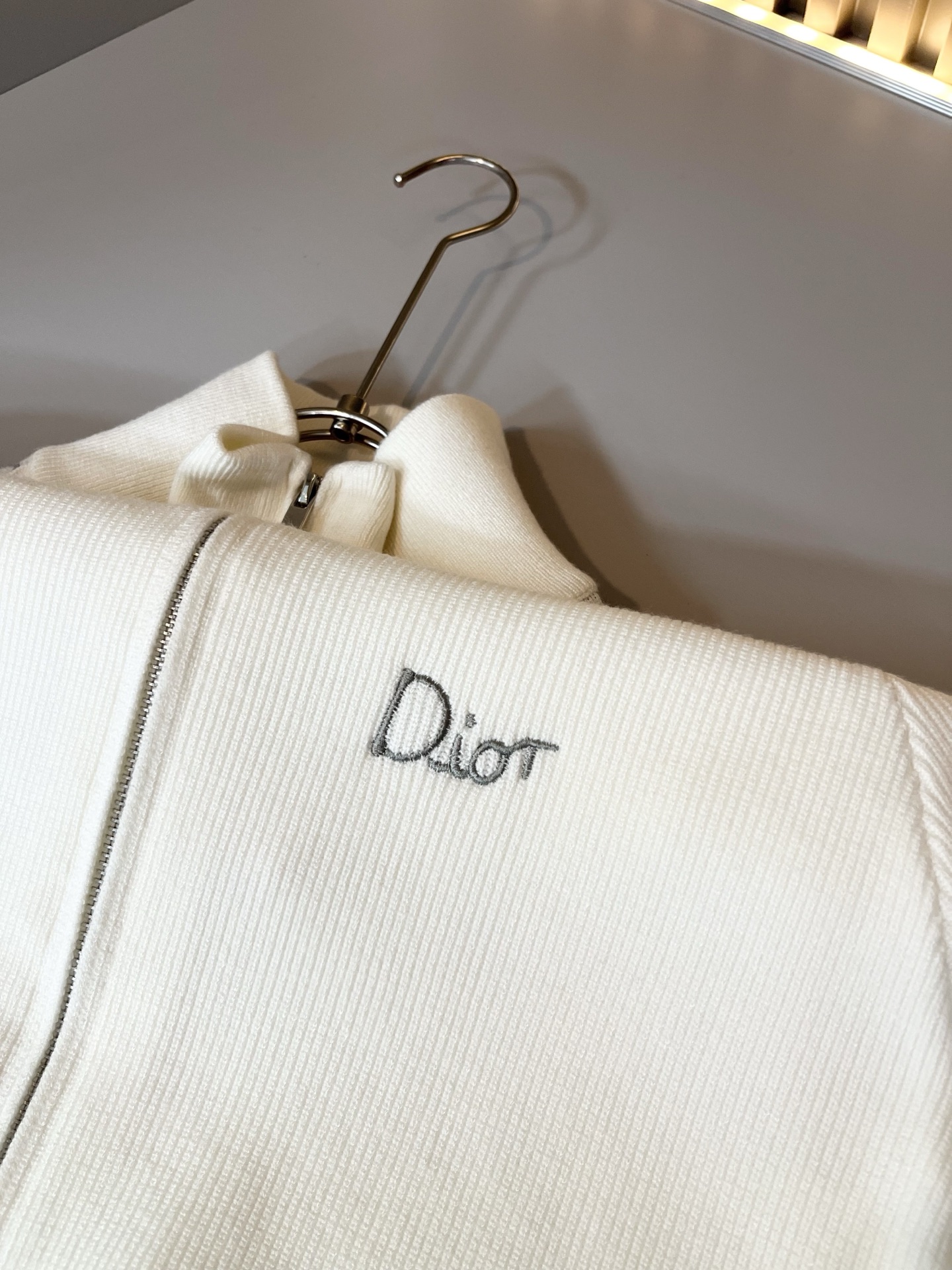 Dio*迪家 2025秋冬新款男女同款👫针织羊毛开衫，专柜同步发售！定制专属羊毛🐑面料，从容百搭，档次极