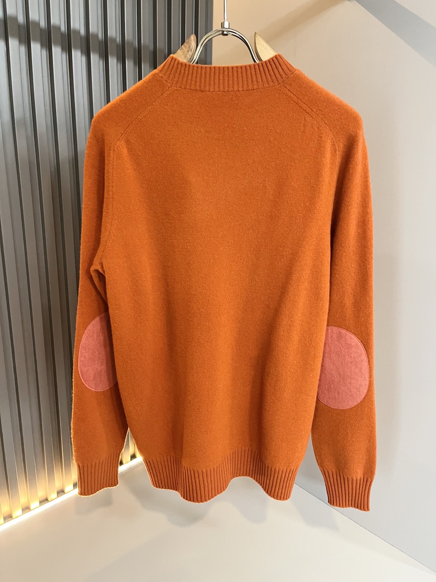 Her*mes爱*仕2025秋冬新款男士针织羊毛衫，全新升级百搭基础款，低调奢华，品格之选！甄选优质精选