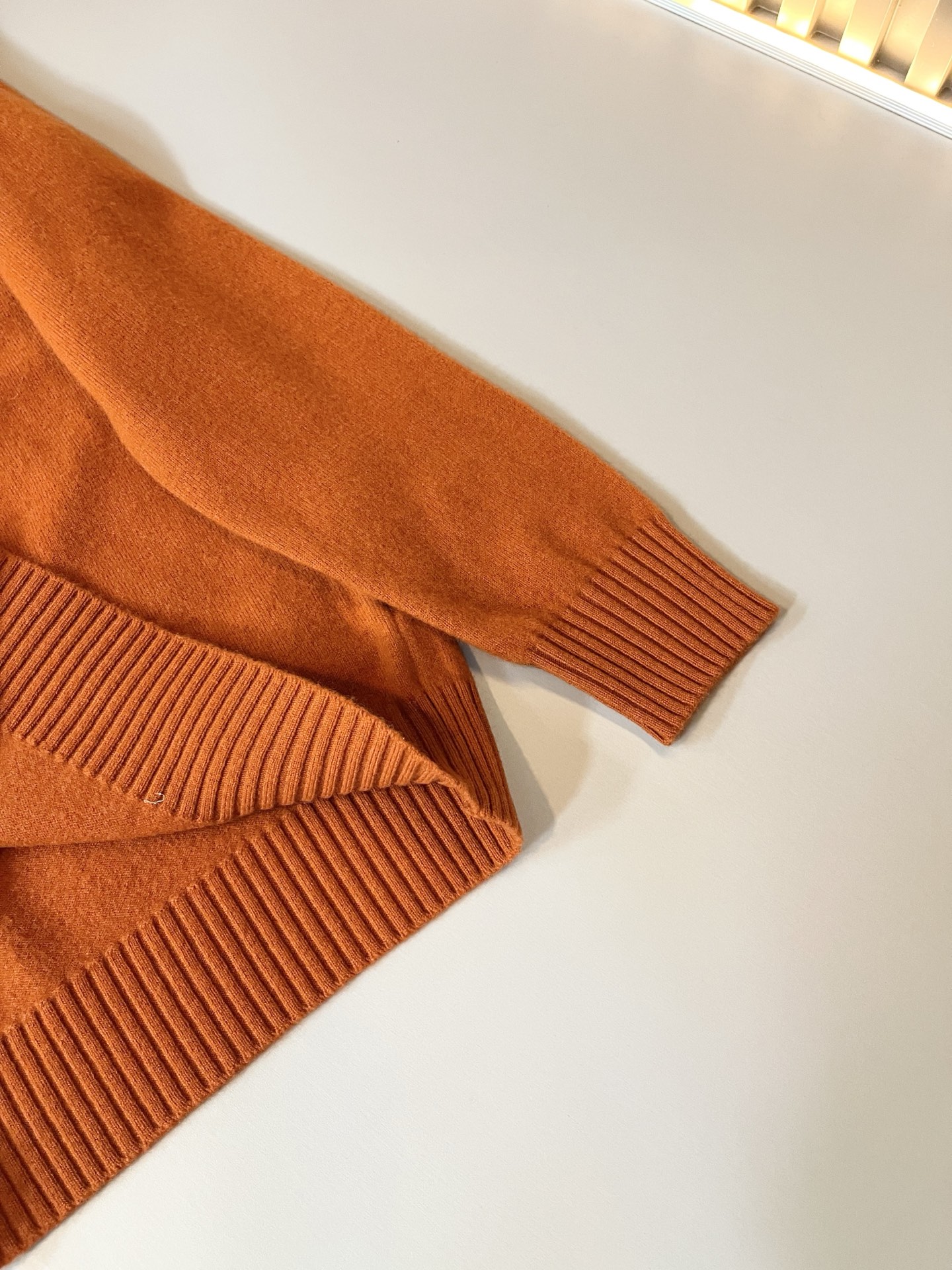 Her*mes爱*仕2025秋冬新款男士针织羊毛衫，全新升级百搭基础款，低调奢华，品格之选！甄选优质精选