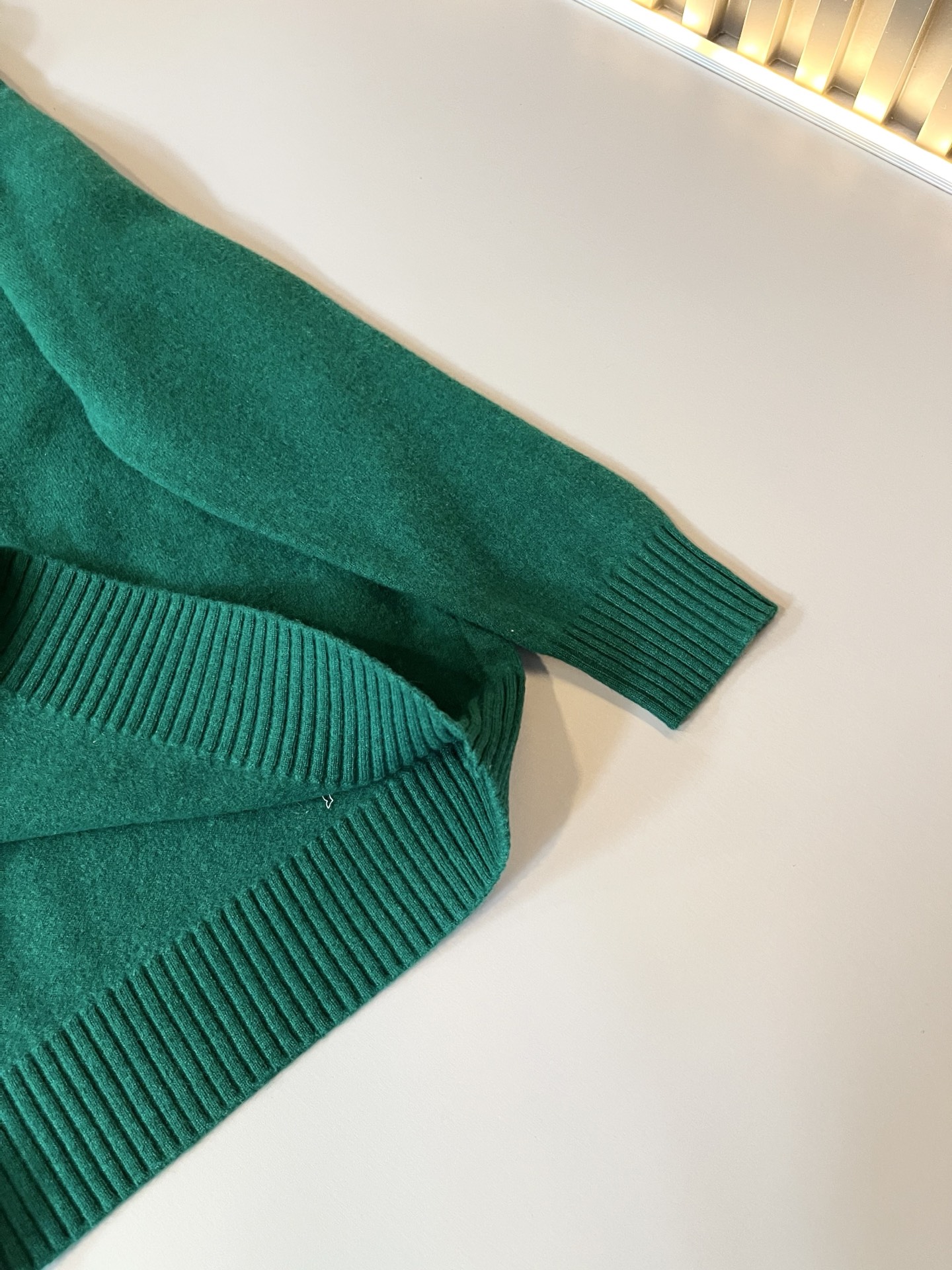 Her*mes爱*仕2025秋冬新款男士针织羊毛衫，全新升级百搭基础款，低调奢华，品格之选！甄选优质精选