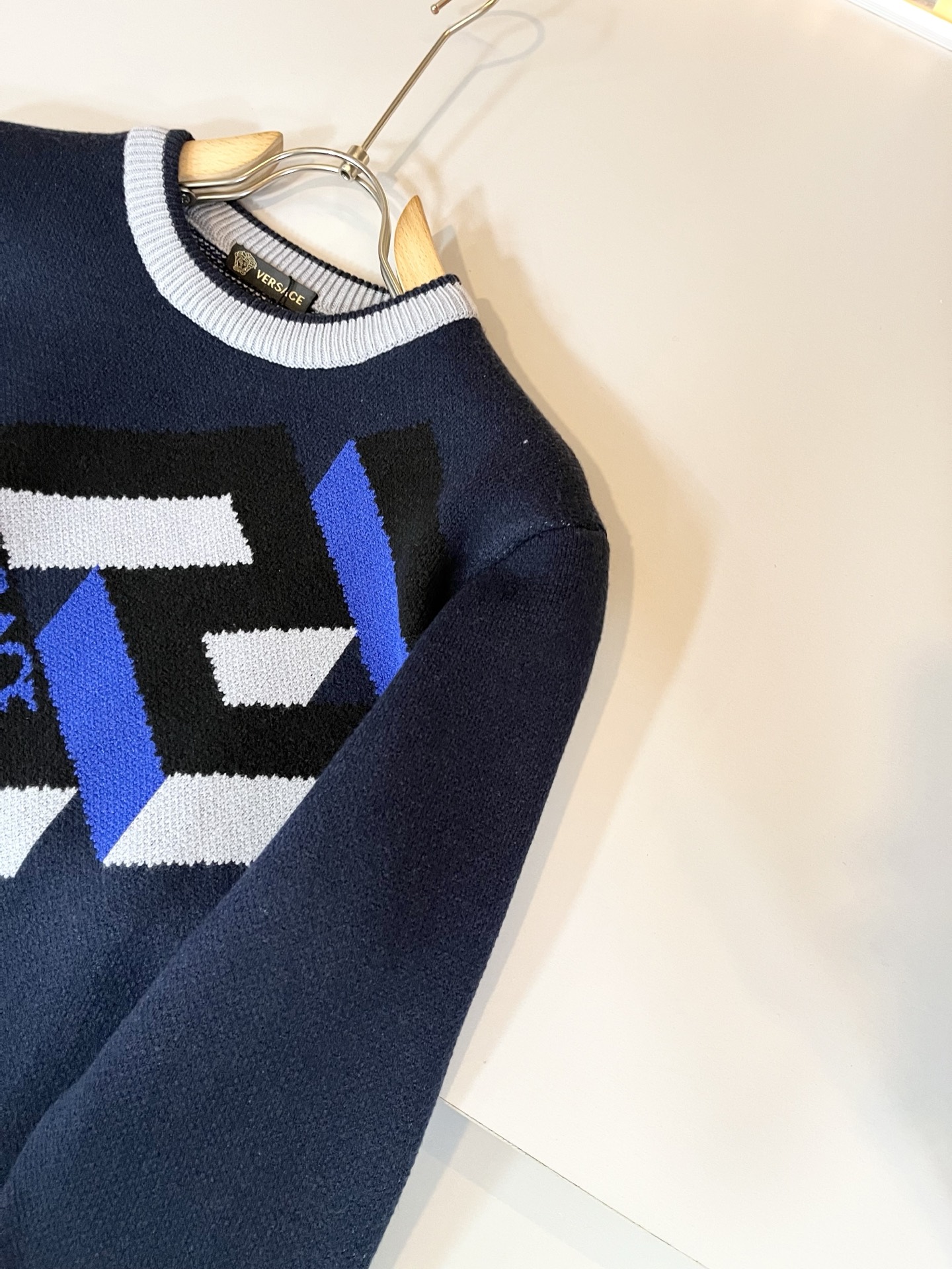 VERS*CE/范*哲 2025秋冬新品原单长袖羊毛衫，VERS*CE/范*哲 贸易公司渠道 产品 值的