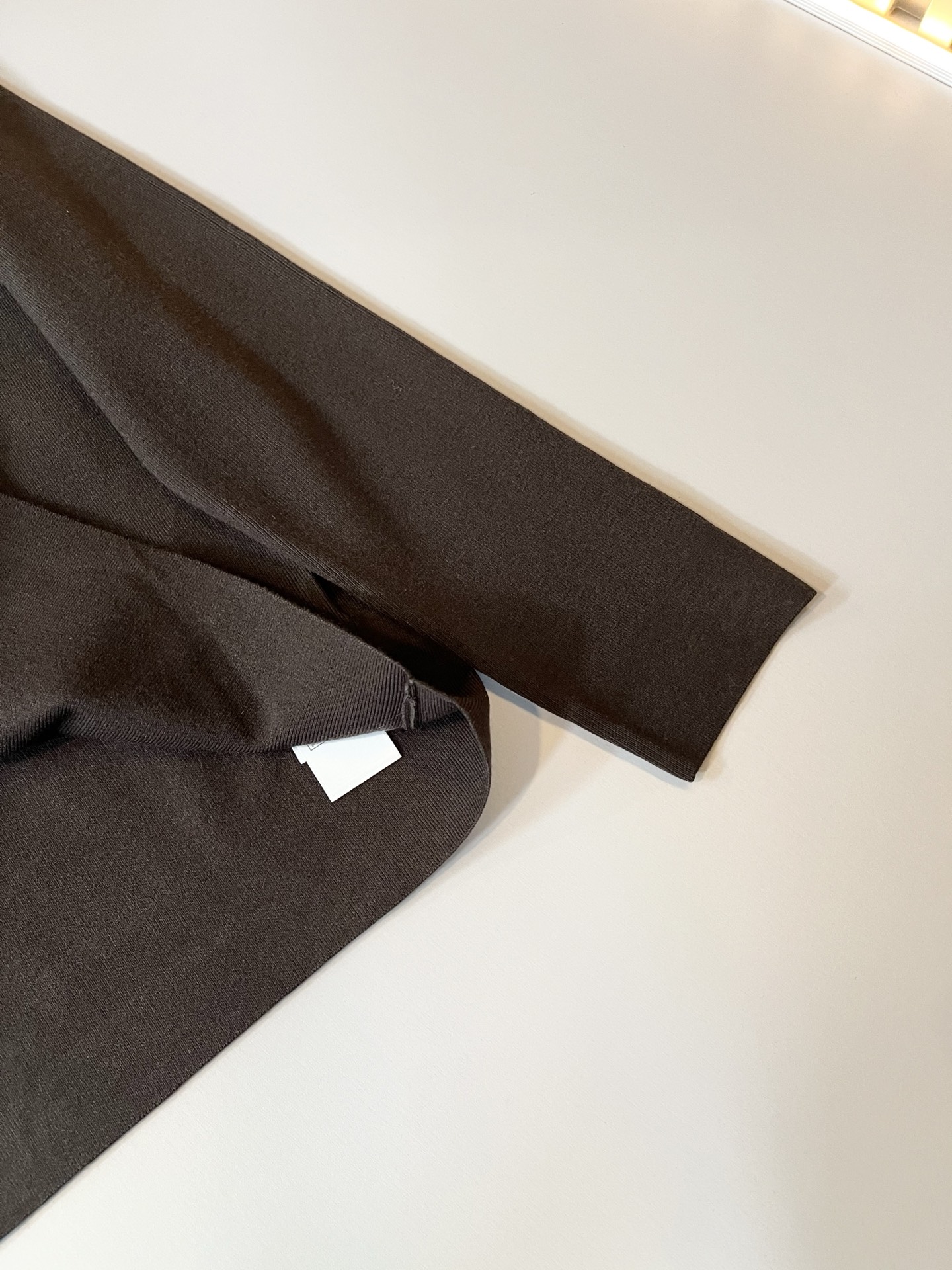 Loro Piana诺悠翩雅 2025秋冬男士最新的贸易订单针织羊毛衫，全品相！！上身舒适透气，不僵硬，