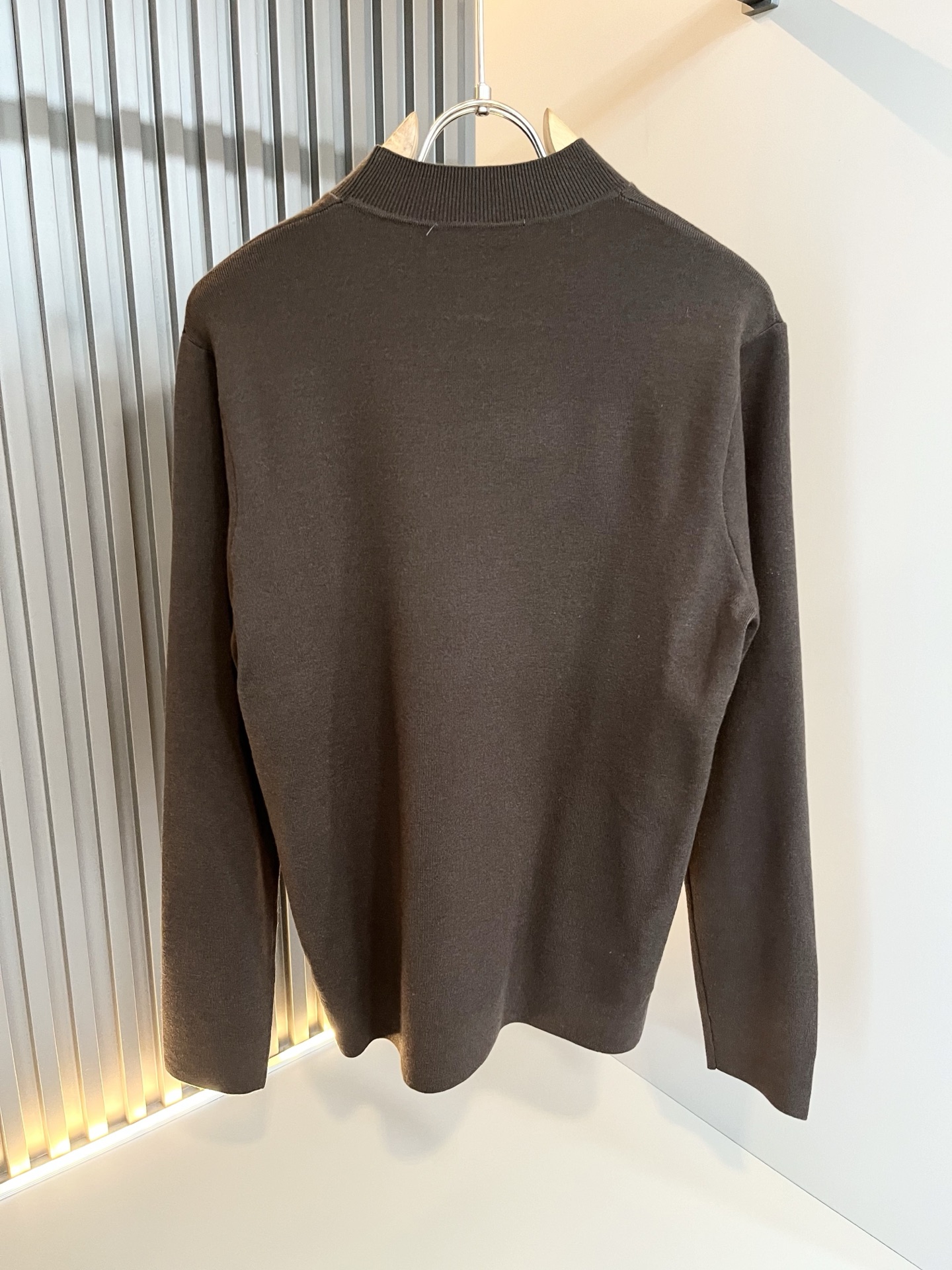 Loro Piana诺悠翩雅 2025秋冬男士最新的贸易订单针织羊毛衫，全品相！！上身舒适透气，不僵硬，