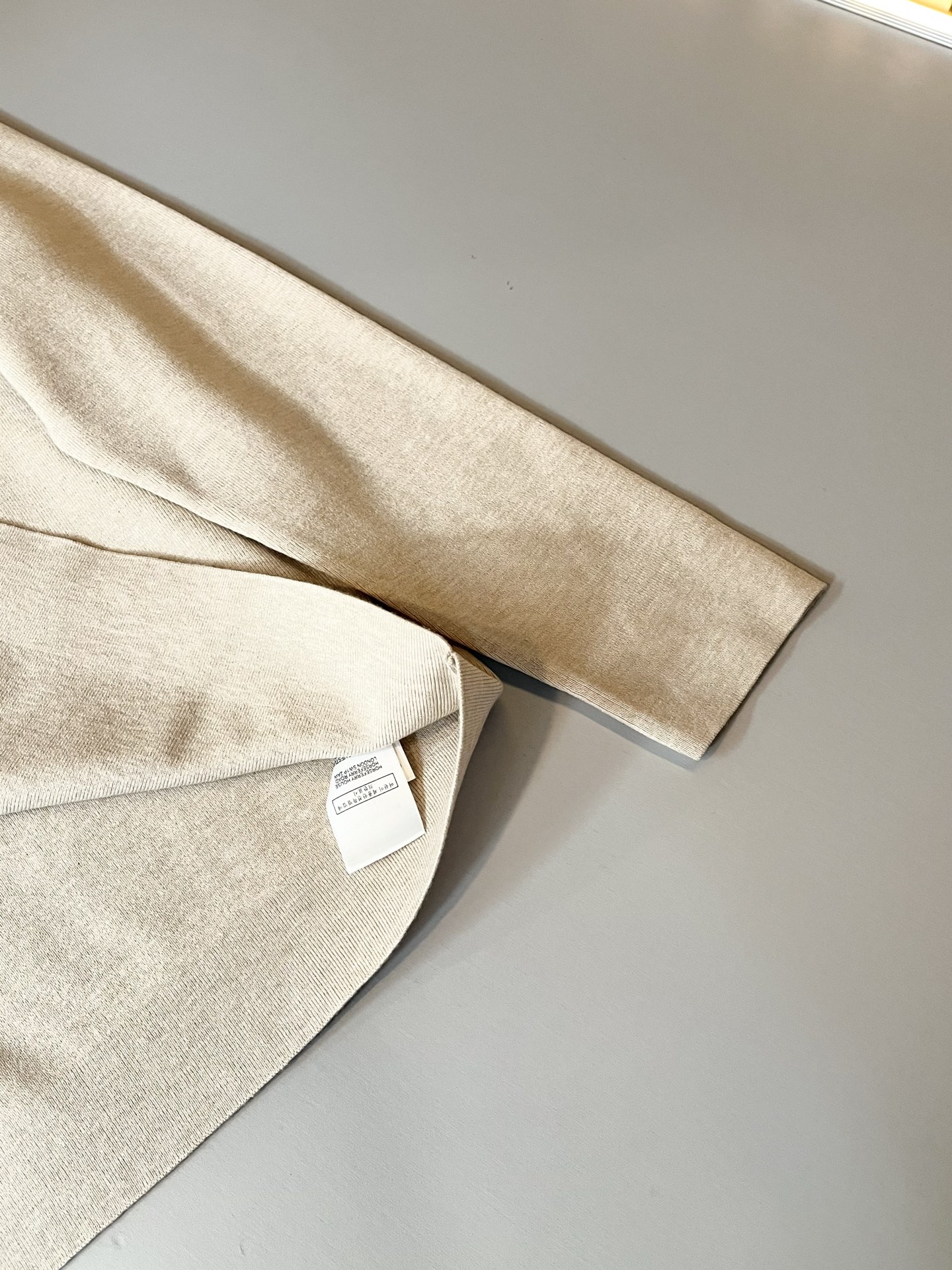 Loro Piana诺悠翩雅 2025秋冬男士最新的贸易订单针织羊毛衫，全品相！！上身舒适透气，不僵硬，