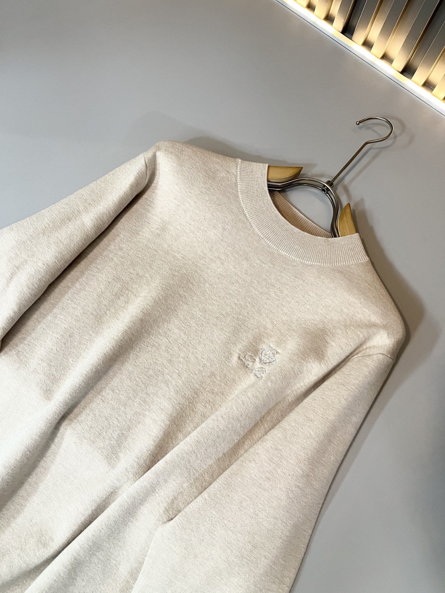 Loro Piana诺悠翩雅 2025秋冬男士最新的贸易订单针织羊毛衫，全品相！！上身舒适透气，不僵硬，