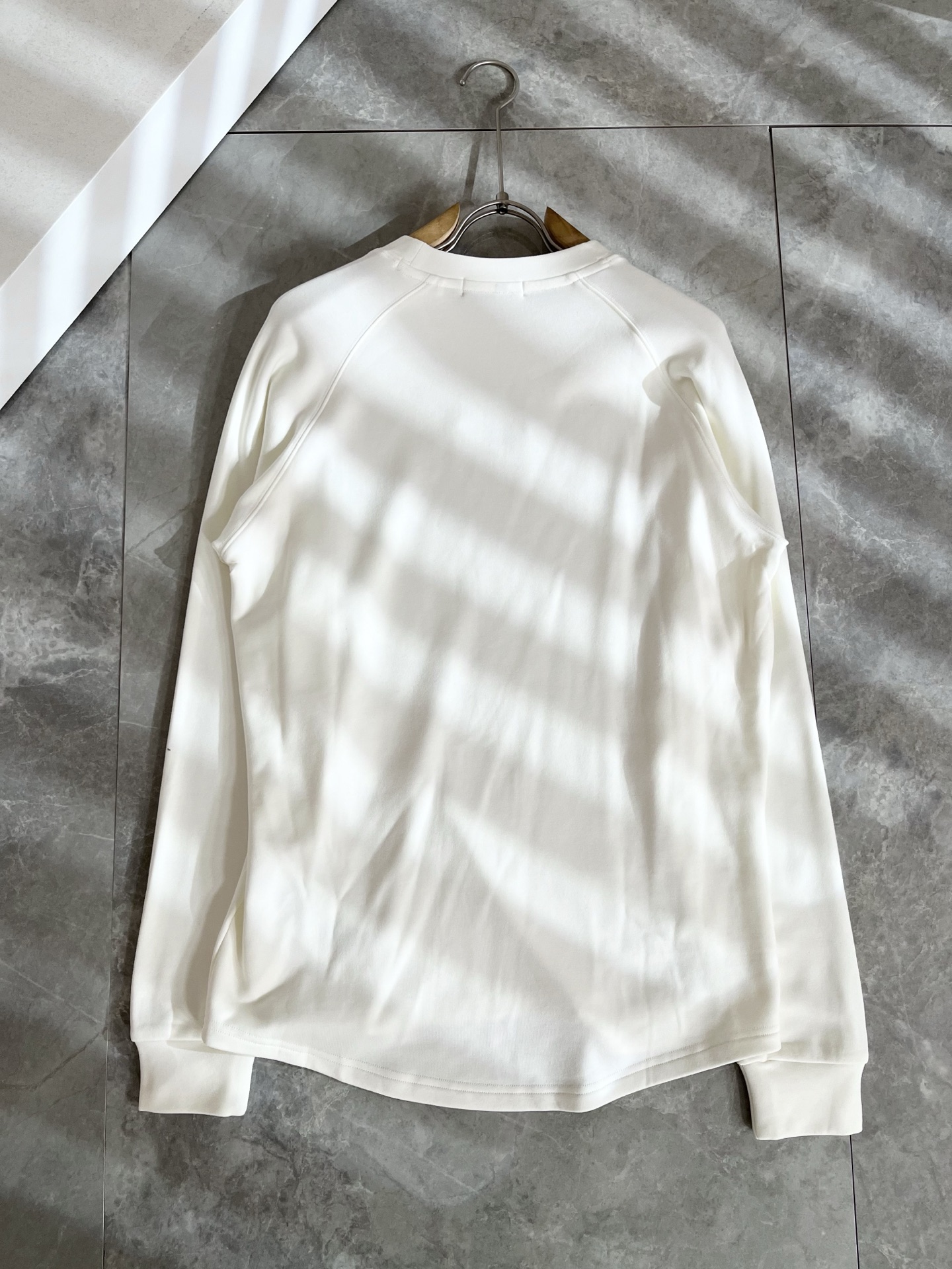 PRAD*A普*达2025秋冬新款男士长袖打底衫，最新款全网独家首上！！~既经典有时尚百搭，谁不爱啊，将