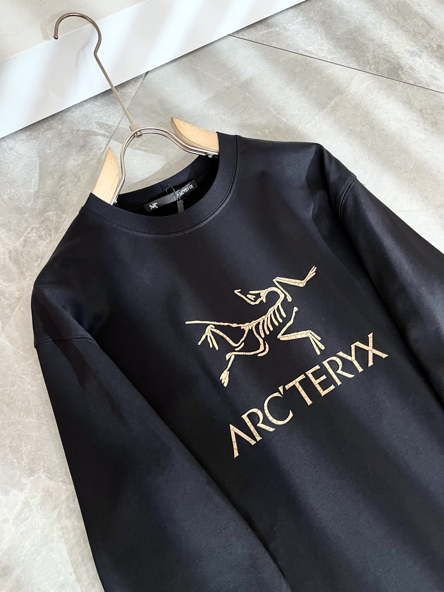 ARCTER*X始*祖鸟 2025秋冬新款男女同款👫休闲打底衫，户外品牌可能大家第一想到的就是加拿大鹅、