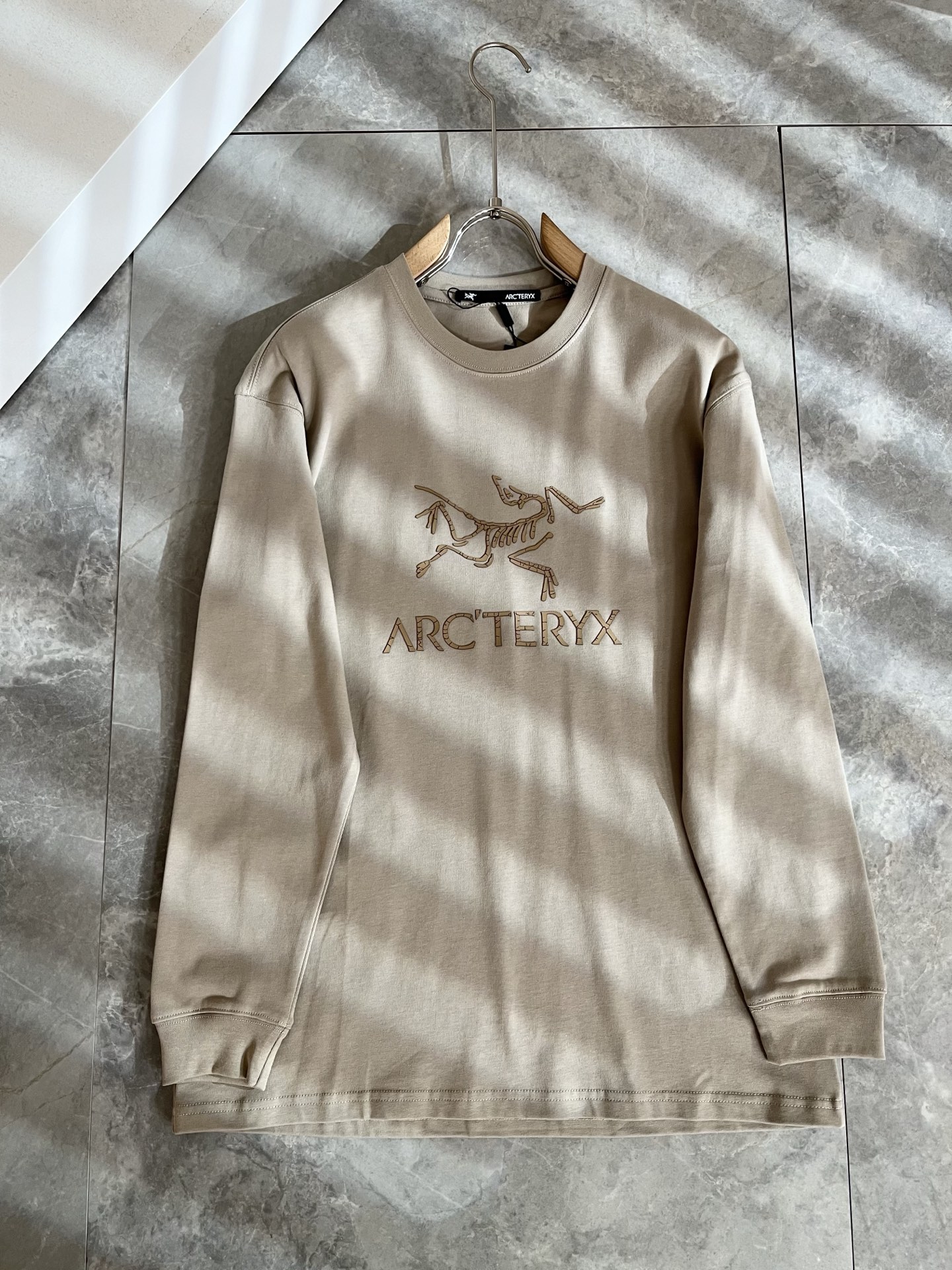 ARCTER*X始*祖鸟 2025秋冬新款男女同款👫休闲打底衫，户外品牌可能大家第一想到的就是加拿大鹅、