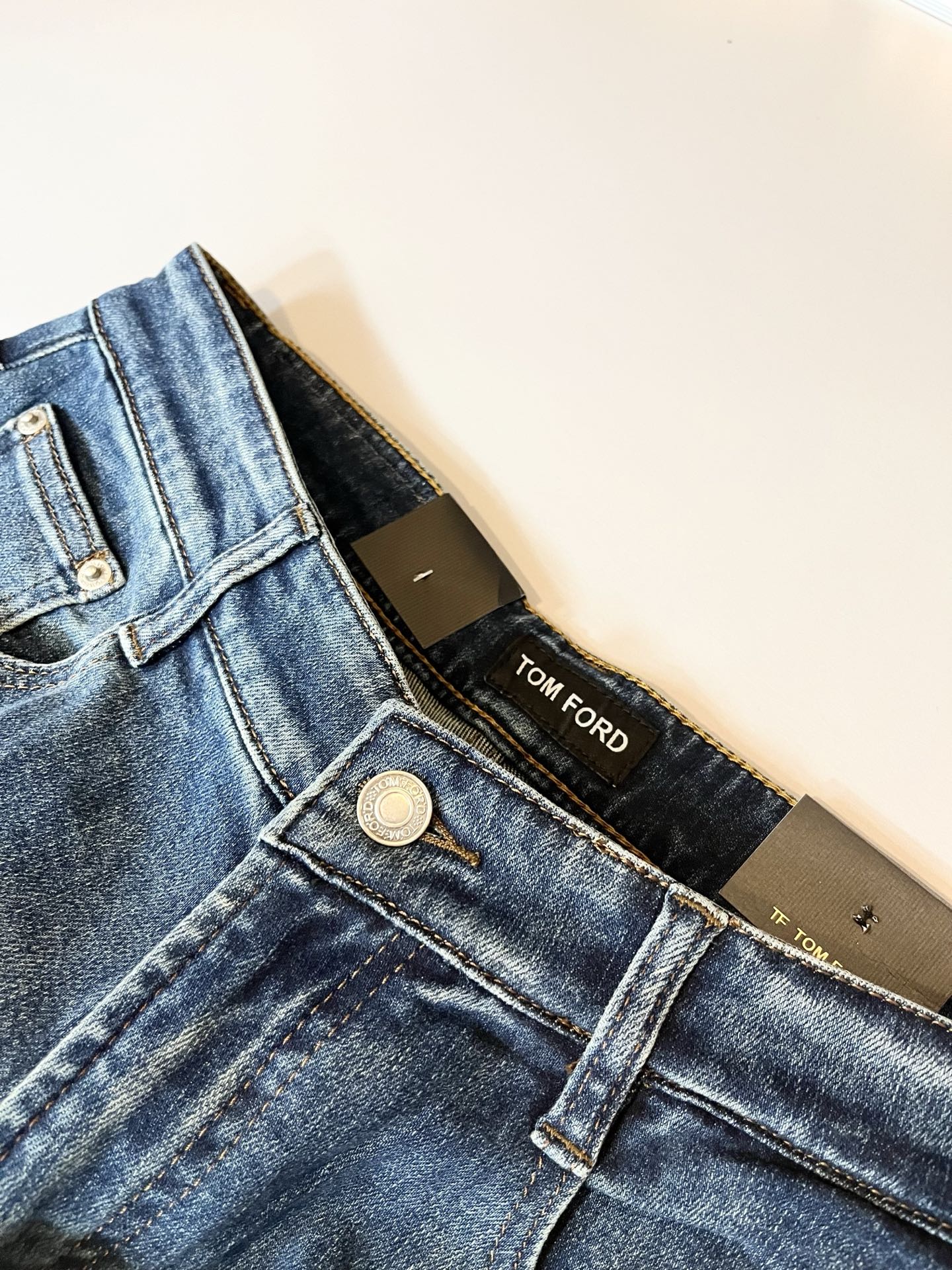 TOM FORD 汤姆福特 2025秋冬新品发售！牛仔高级百搭实用主义不哗众取宠！港澳台地区限定款！！立