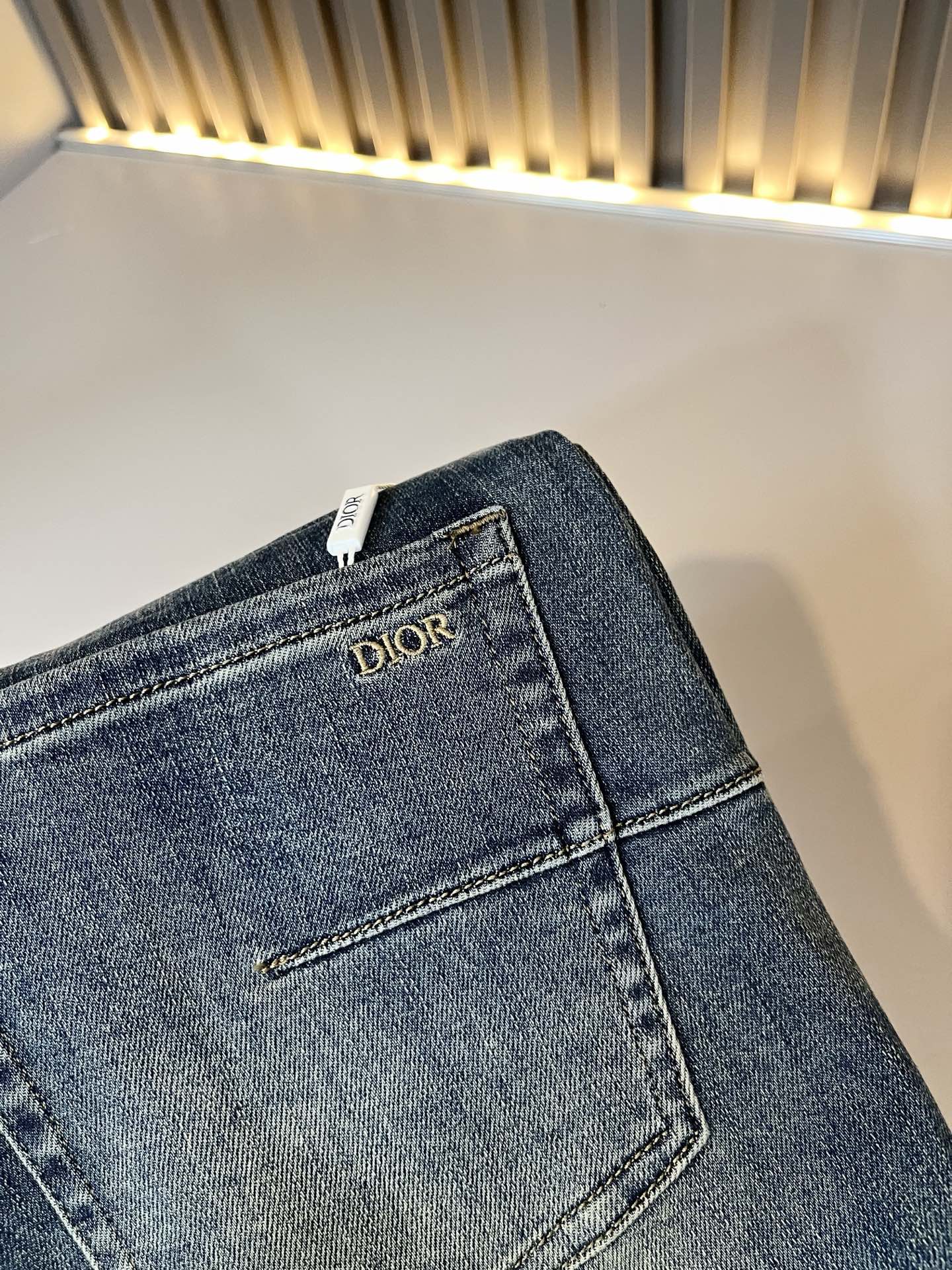 Dio*r 迪家 2025秋冬男士水洗小直筒牛仔裤！贸易公司渠道牛货，品相超赞，时尚圈万能的百搭裤王，欧