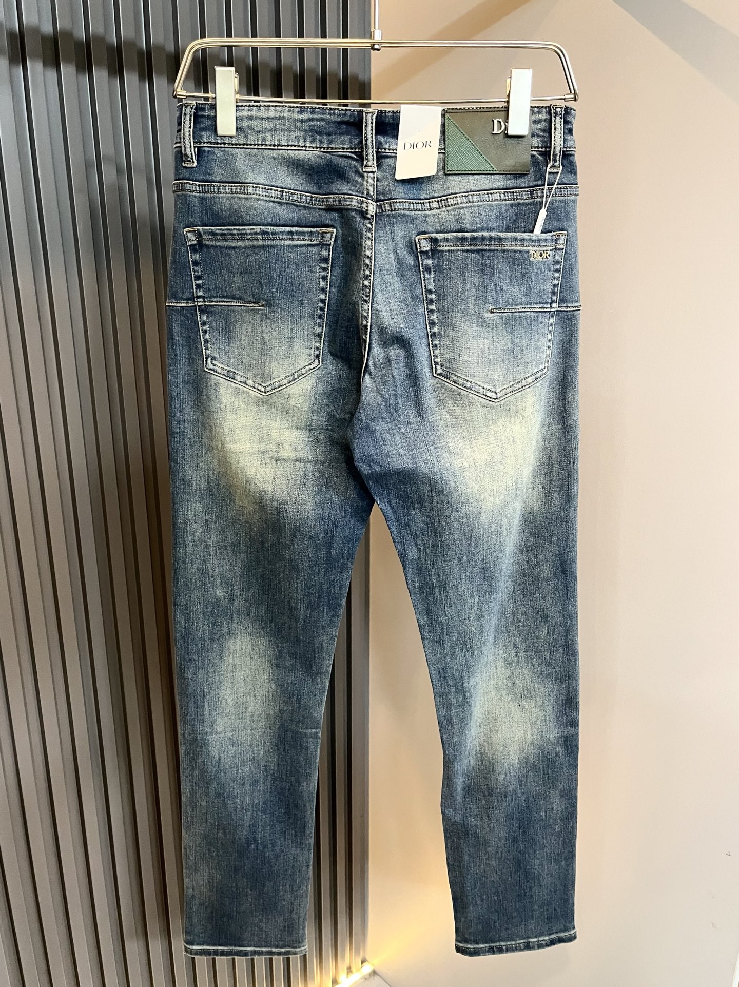 Dio*r 迪家 2025秋冬男士水洗小直筒牛仔裤！贸易公司渠道牛货，品相超赞，时尚圈万能的百搭裤王，欧