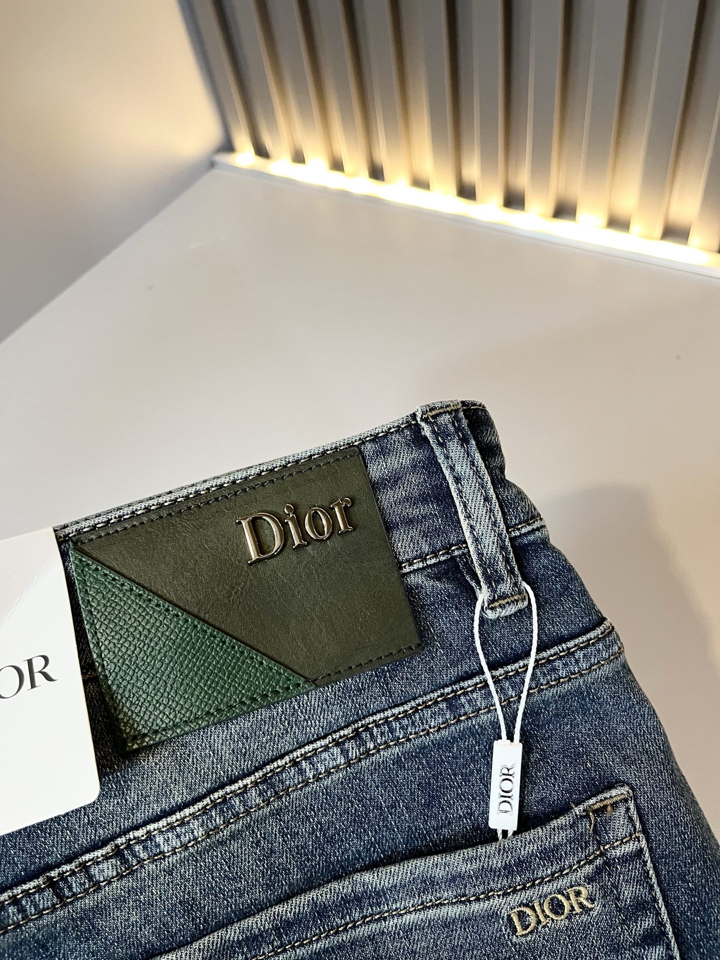 Dio*r 迪家 2025秋冬男士水洗小直筒牛仔裤！贸易公司渠道牛货，品相超赞，时尚圈万能的百搭裤王，欧