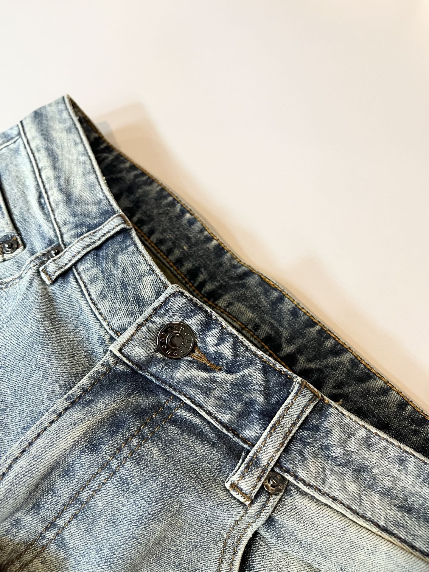 Guc*古奇 2025秋冬新品男士高端休闲百搭四季通勤修身剪裁牛仔裤！对于粉丝来说，这样大气的经典设计足