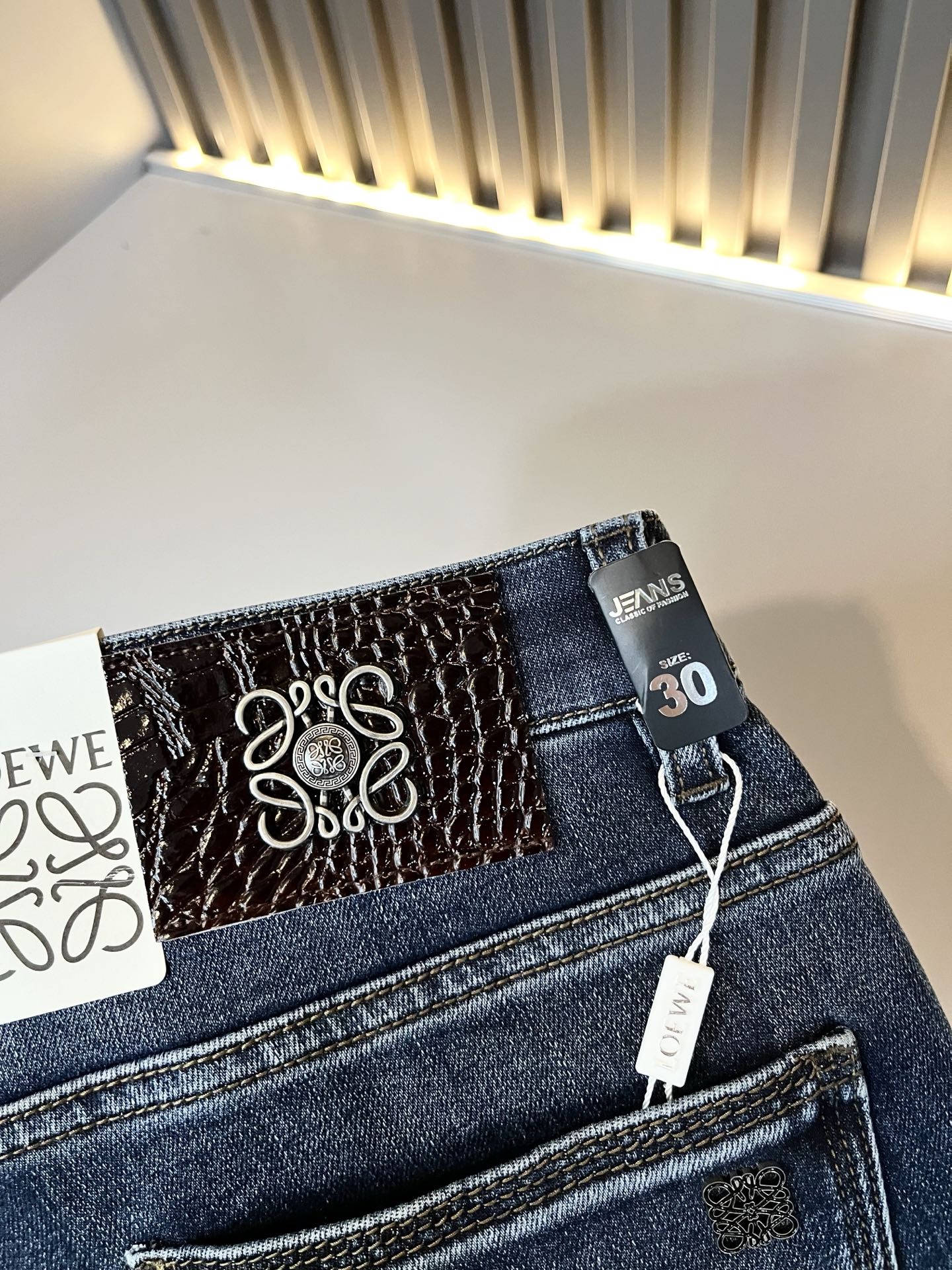 LO*WE/罗*威2025秋冬新品男士时装款高端休闲裤，香港洋行渠道货，日本原厂出品，纯血统品质，完美延