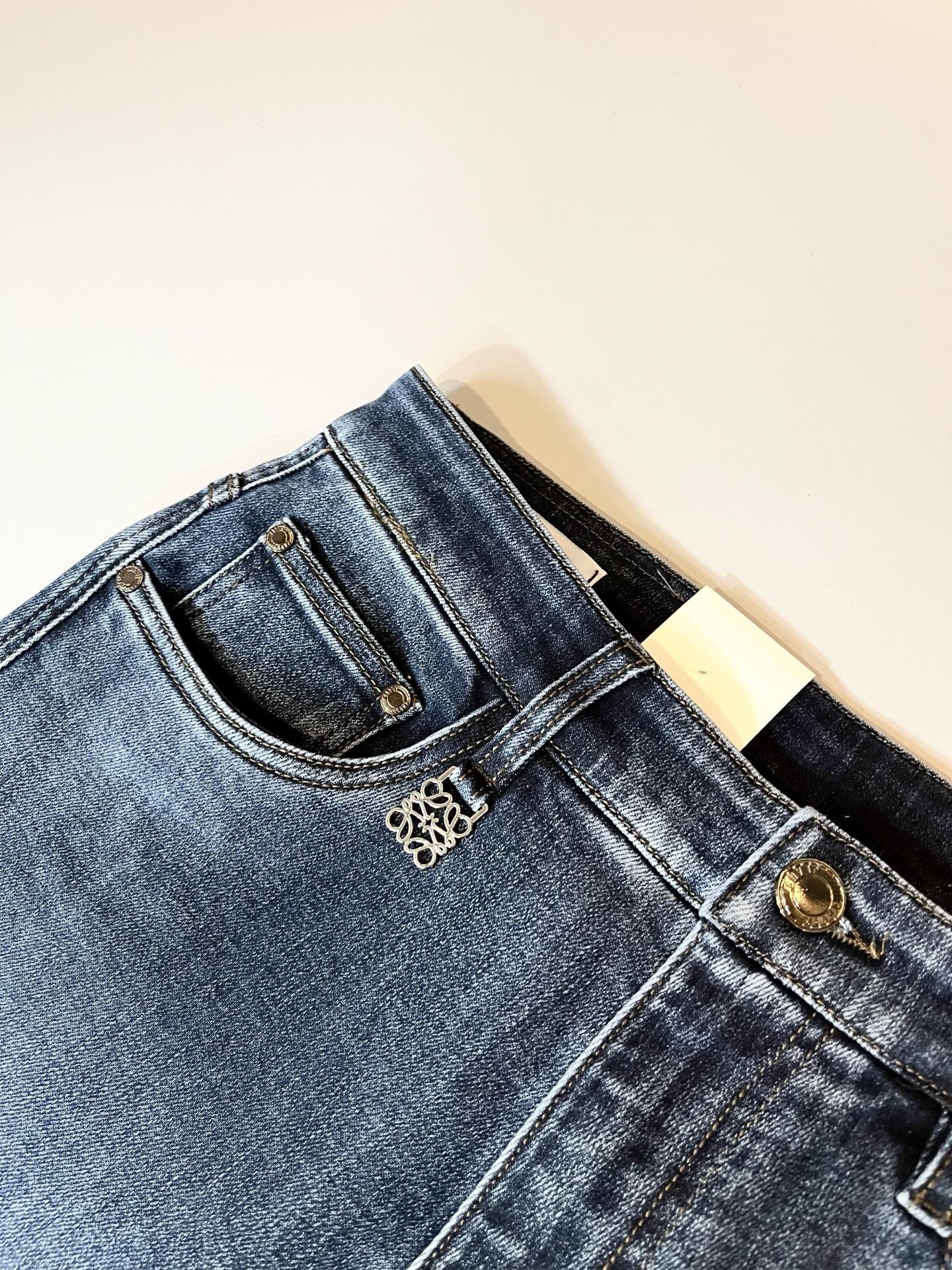 LO*WE/罗*威2025秋冬新品男士时装款高端休闲裤，香港洋行渠道货，日本原厂出品，纯血统品质，完美延