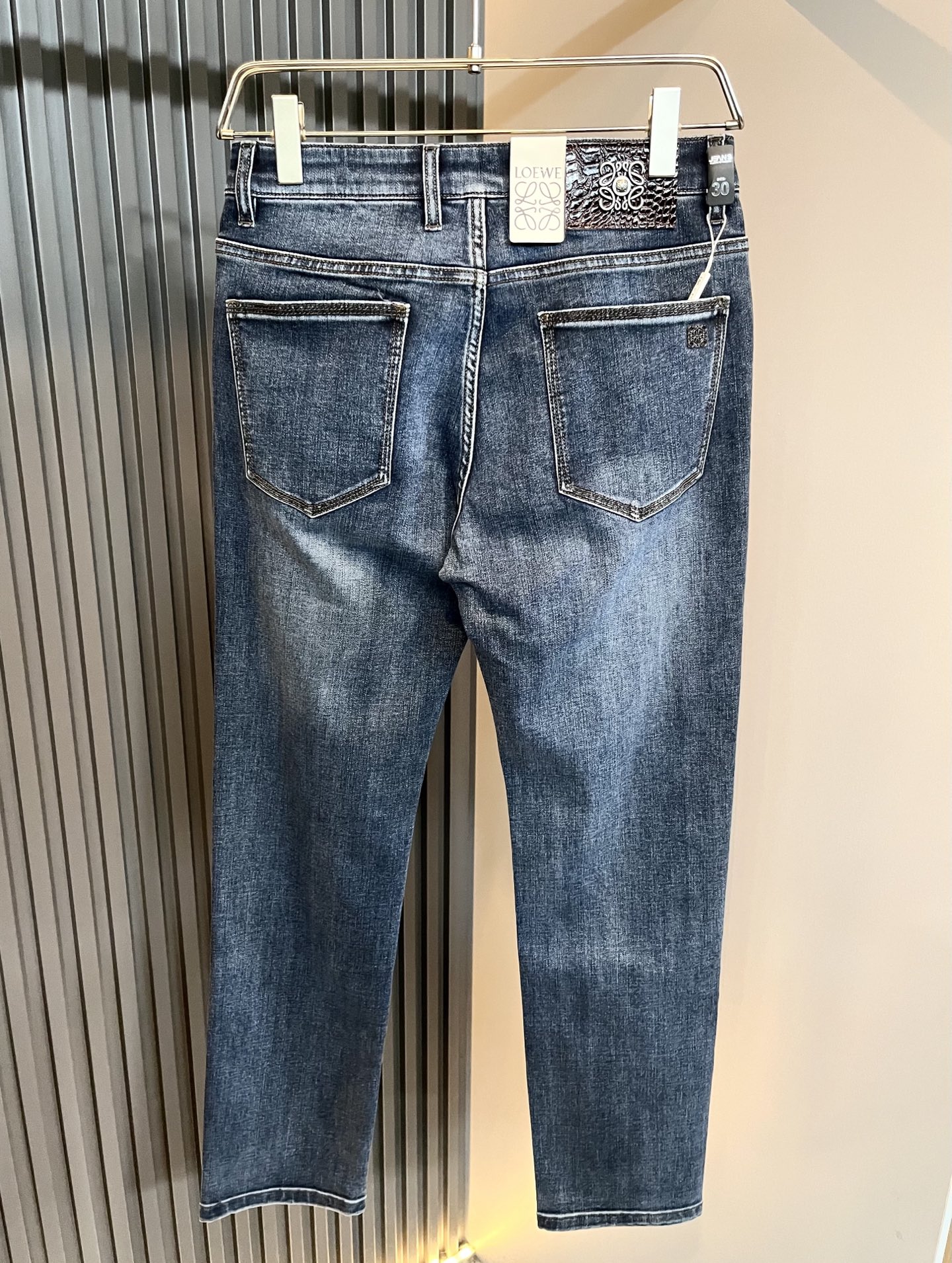 LO*WE/罗*威2025秋冬新品男士时装款高端休闲裤，香港洋行渠道货，日本原厂出品，纯血统品质，完美延