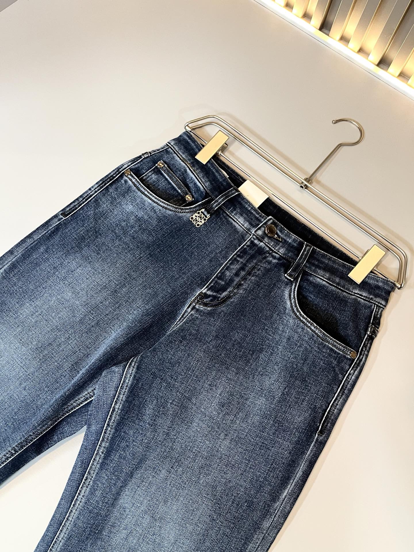 LO*WE/罗*威2025秋冬新品男士时装款高端休闲裤，香港洋行渠道货，日本原厂出品，纯血统品质，完美延