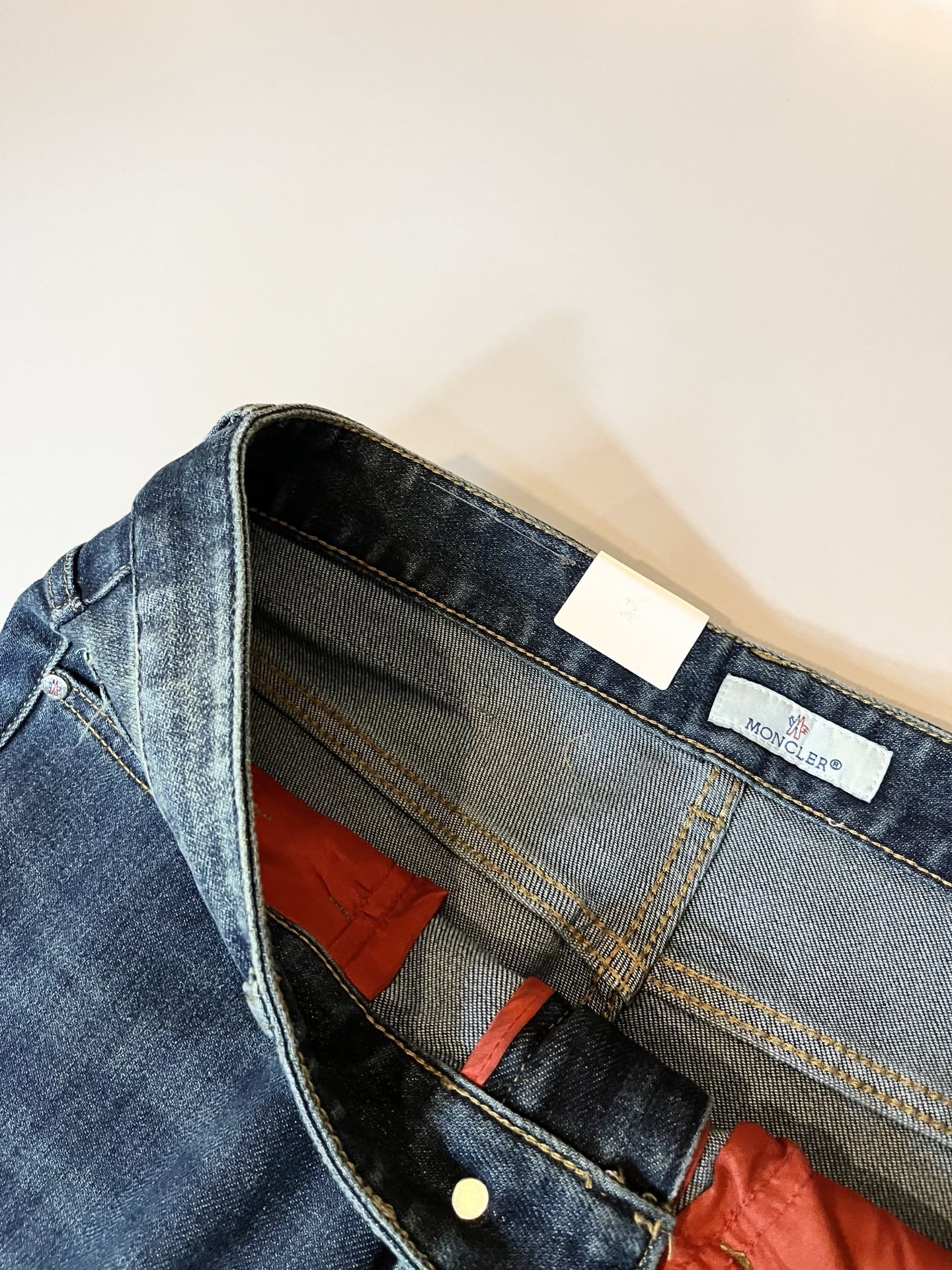 MONC蒙*口2025秋冬新款牛仔裤，贸易公司渠道稀出，同步官网发售！M稀缺渠道订单臻品，品质控闭眼收走