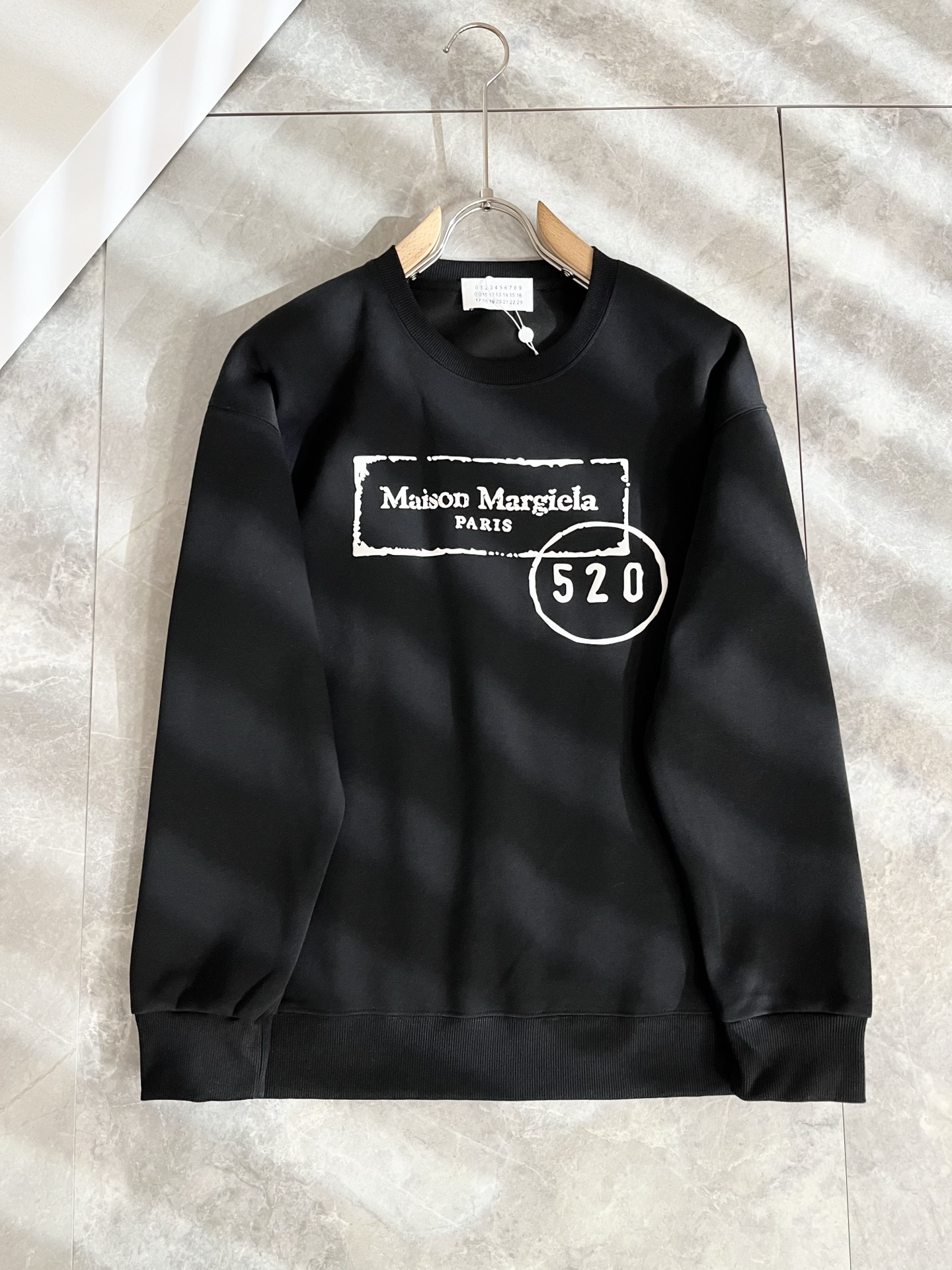 马吉拉 maison margiel 2025秋冬新款男女同款👫休闲卫衣，专柜同步发售！定制专属面料，胸