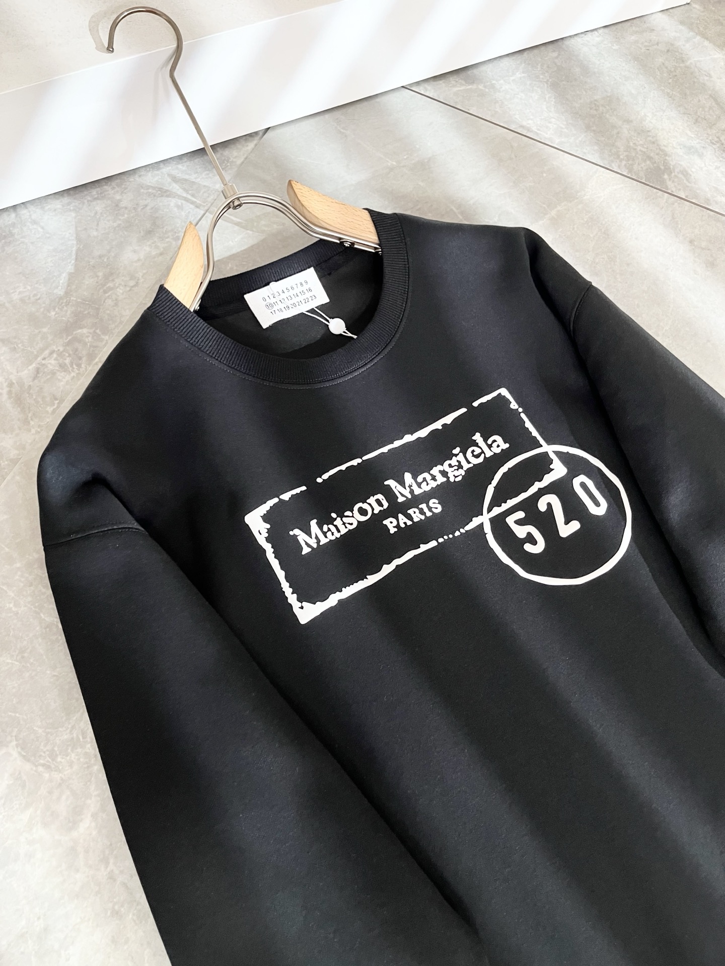 马吉拉 maison margiel 2025秋冬新款男女同款👫休闲卫衣，专柜同步发售！定制专属面料，胸