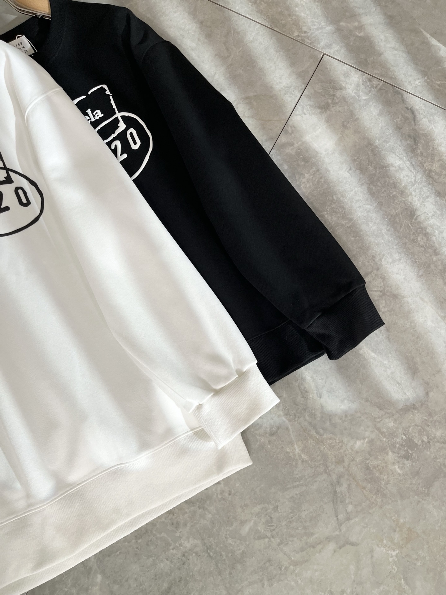 马吉拉 maison margiel 2025秋冬新款男女同款👫休闲卫衣，专柜同步发售！定制专属面料，胸