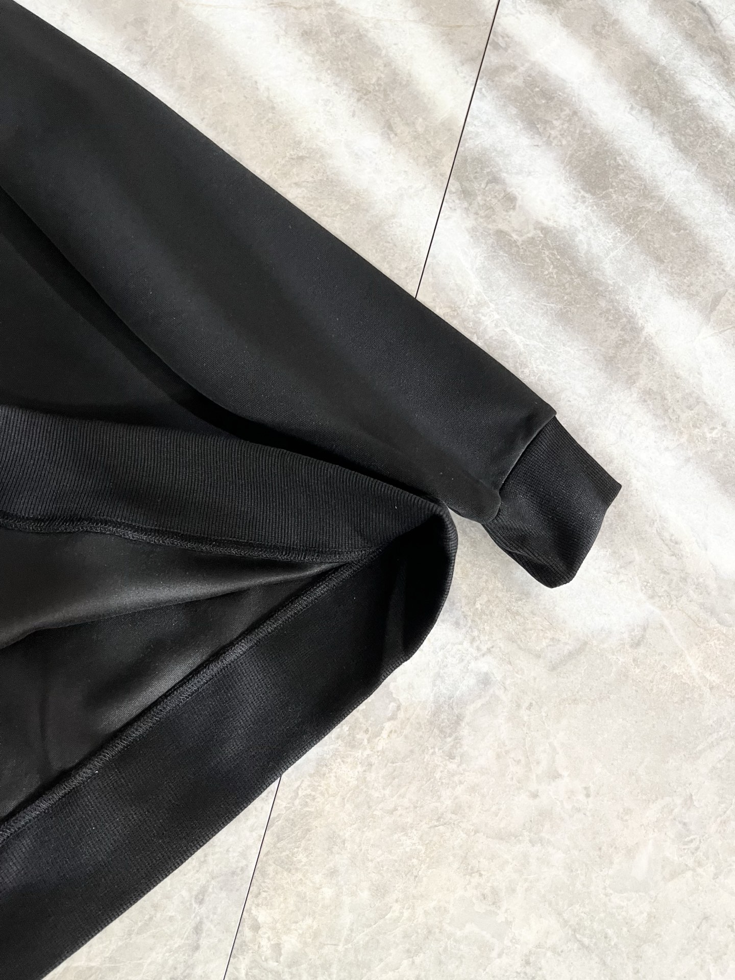 马吉拉 maison margiel 2025秋冬新款男女同款👫休闲卫衣，专柜同步发售！定制专属面料，胸