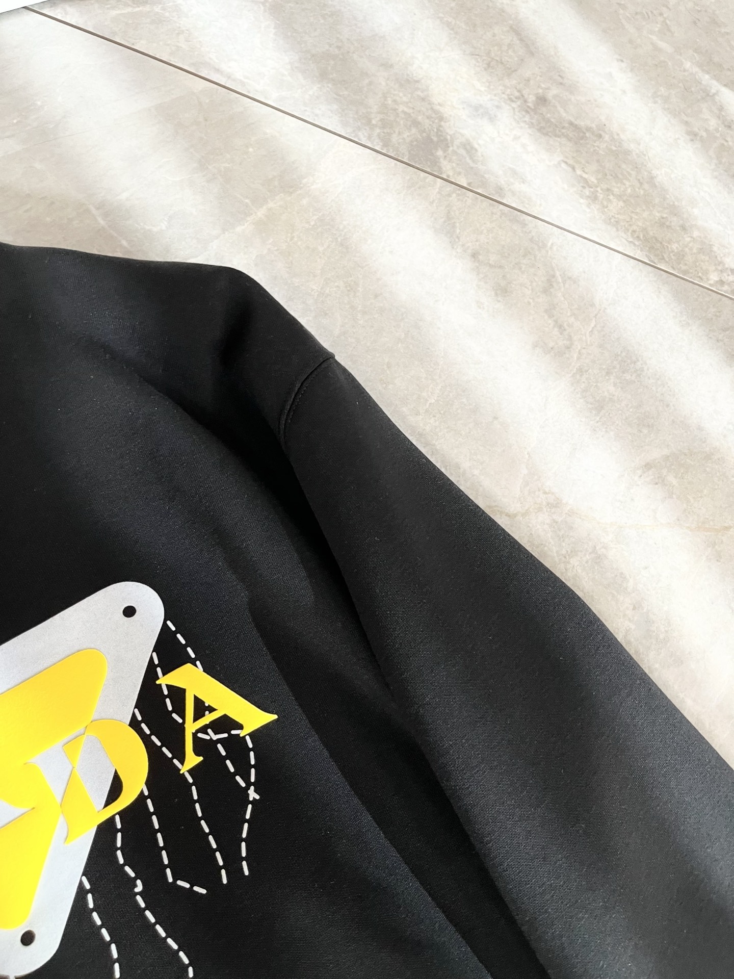 PRAD*A普*达2025秋冬新款男女同款👫卫衣，最新款全网独家首上！！~既经典有时尚百搭，谁不爱啊，将