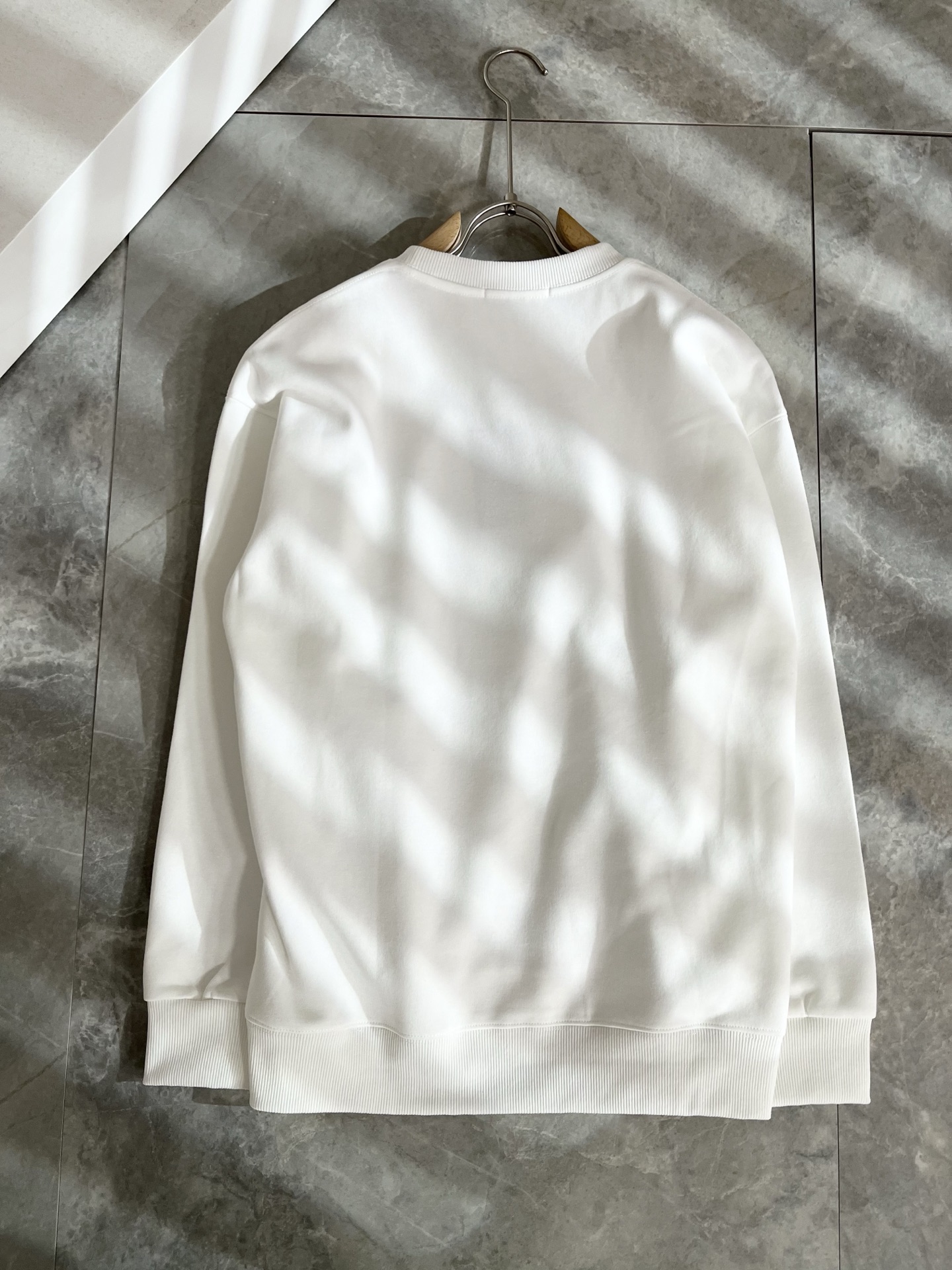 PRAD*A普*达2025秋冬新款男女同款👫卫衣，最新款全网独家首上！！~既经典有时尚百搭，谁不爱啊，将