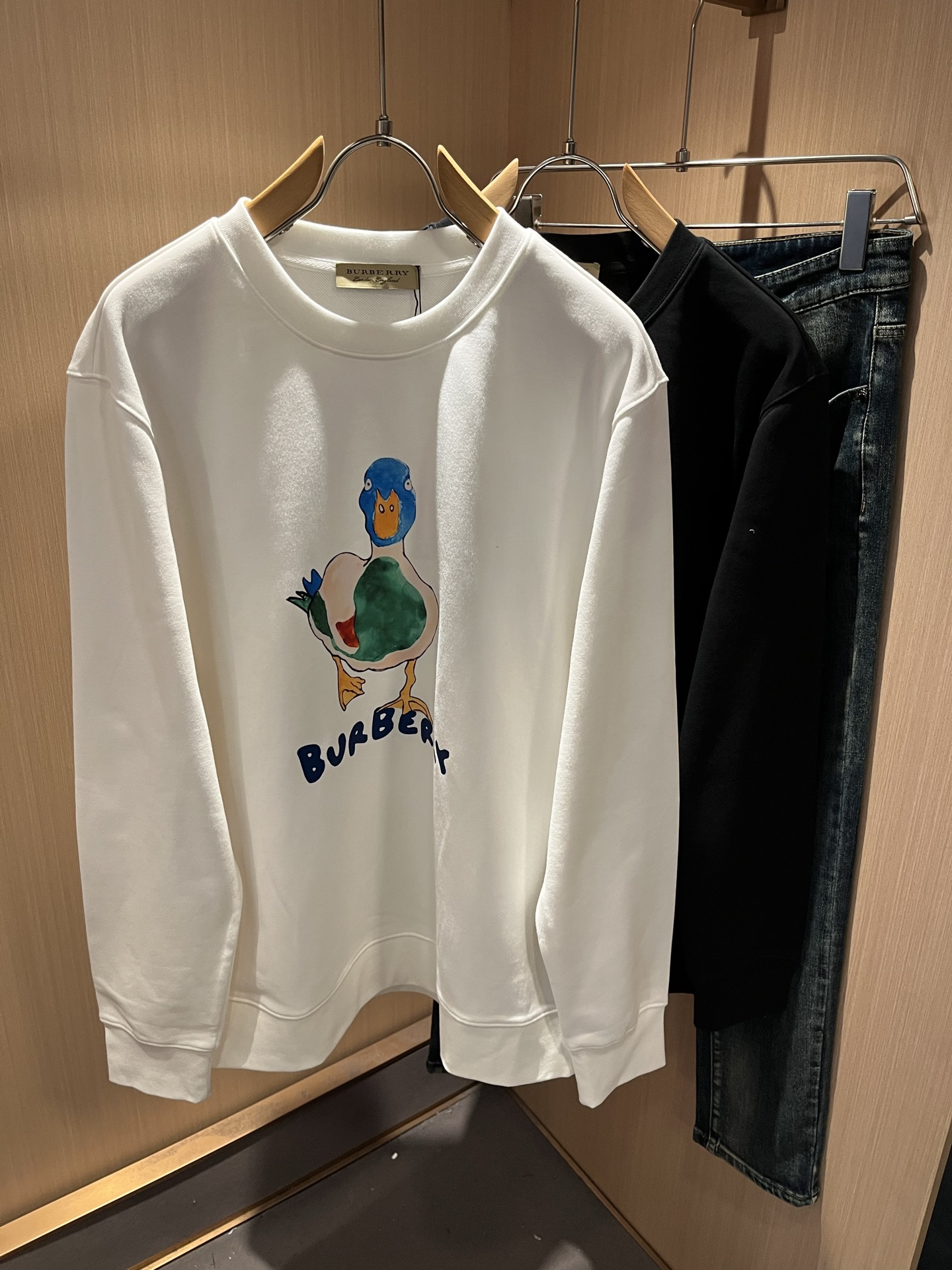 BURBER*Y巴*莉 2025秋冬新款男女同款👫基础休闲百搭棉质圆领卫衣，男女同款卫衣！贸易公司渠道稀