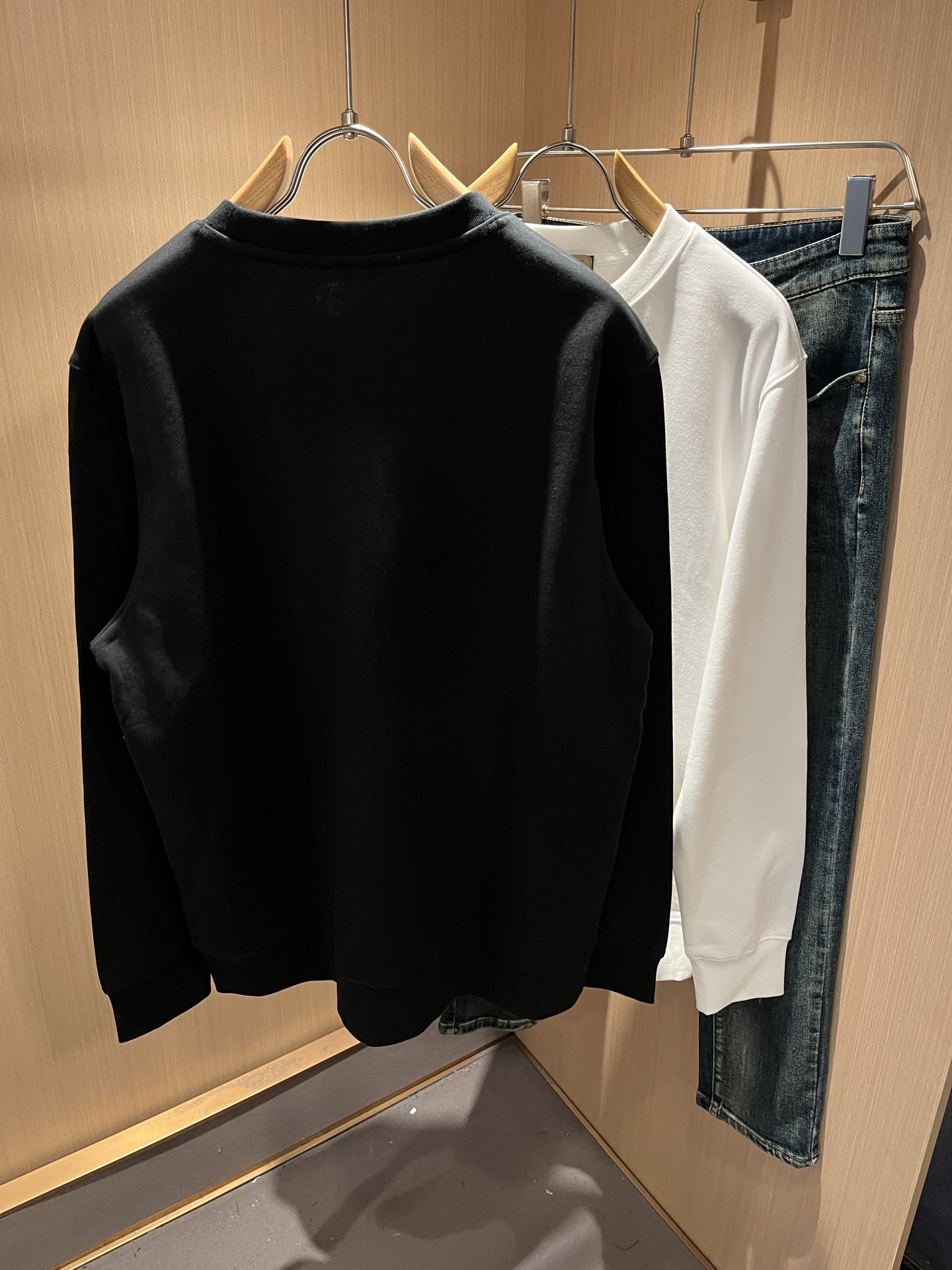 BURBER*Y巴*莉 2025秋冬新款男女同款👫基础休闲百搭棉质圆领卫衣，男女同款卫衣！贸易公司渠道稀