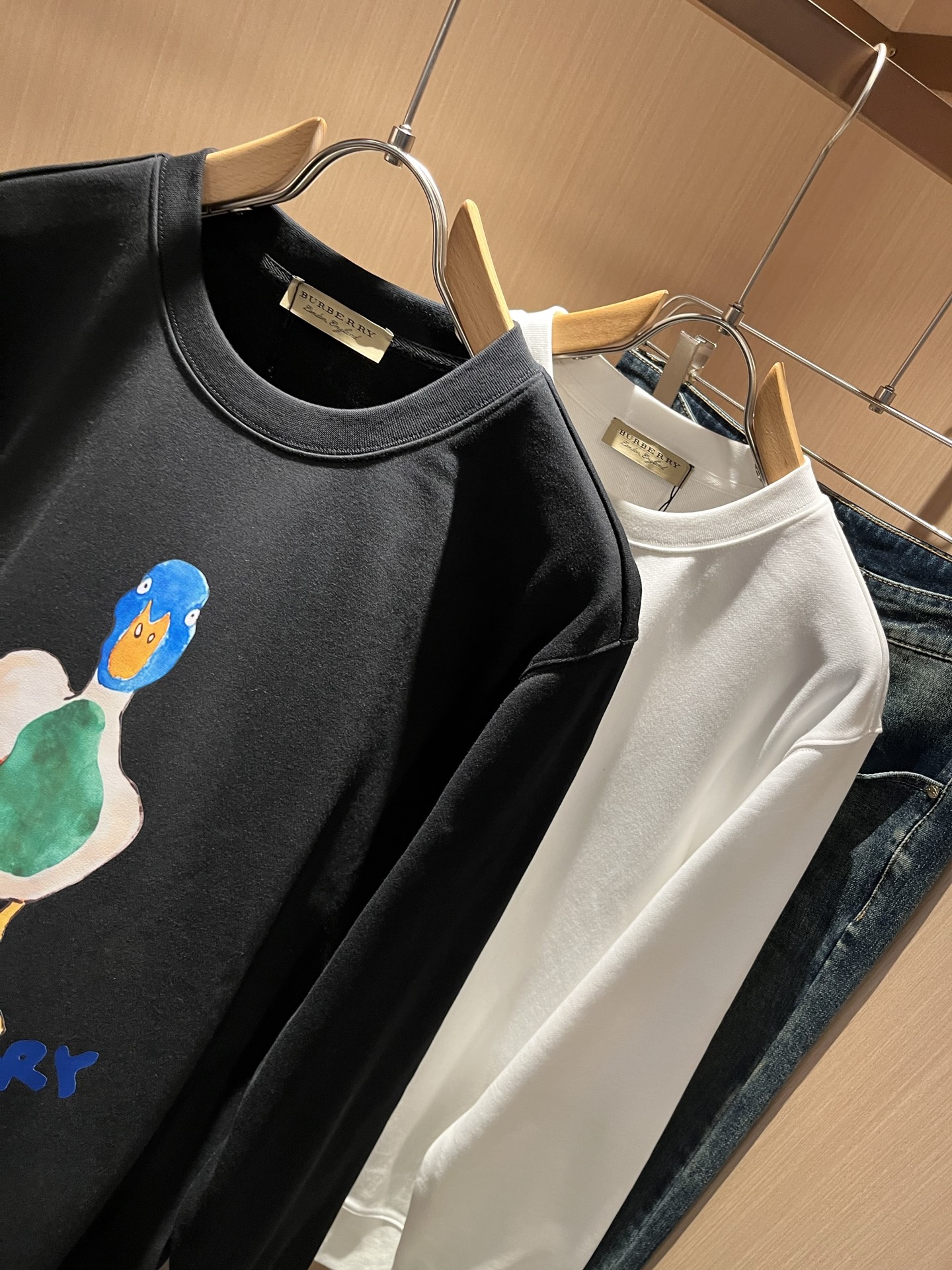 BURBER*Y巴*莉 2025秋冬新款男女同款👫基础休闲百搭棉质圆领卫衣，男女同款卫衣！贸易公司渠道稀