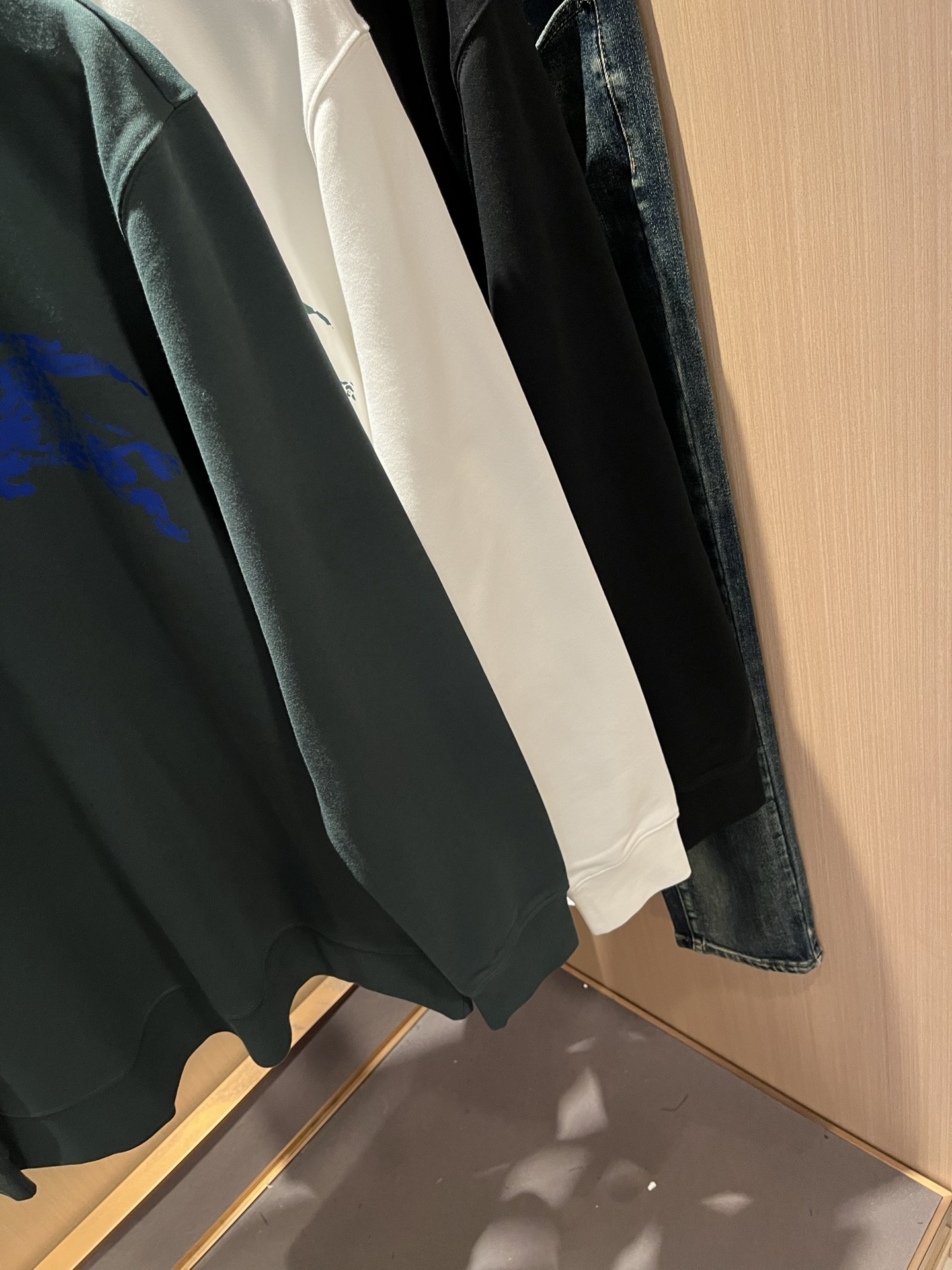 BURBER*Y巴*莉 2025秋冬新款男女同款👫基础休闲百搭棉质圆领卫衣，男女同款卫衣！贸易公司渠道稀