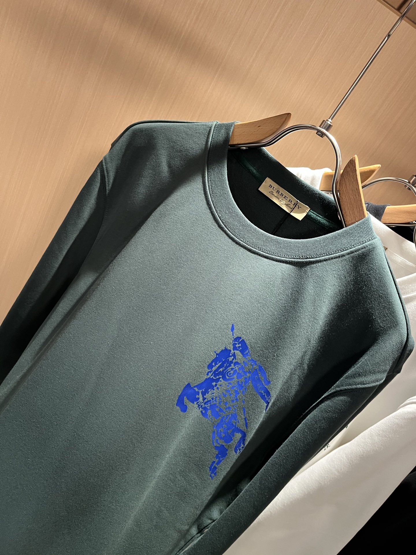 BURBER*Y巴*莉 2025秋冬新款男女同款👫基础休闲百搭棉质圆领卫衣，男女同款卫衣！贸易公司渠道稀