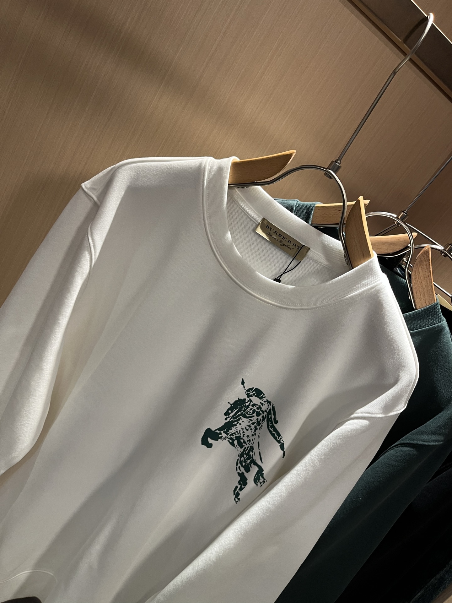 BURBER*Y巴*莉 2025秋冬新款男女同款👫基础休闲百搭棉质圆领卫衣，男女同款卫衣！贸易公司渠道稀