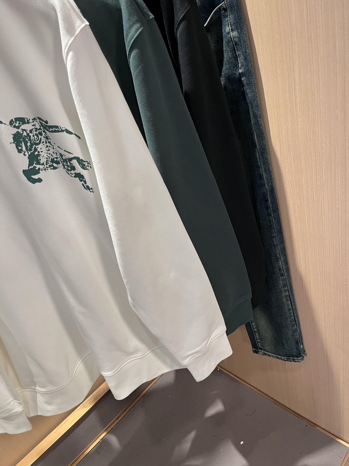 BURBER*Y巴*莉 2025秋冬新款男女同款👫基础休闲百搭棉质圆领卫衣，男女同款卫衣！贸易公司渠道稀