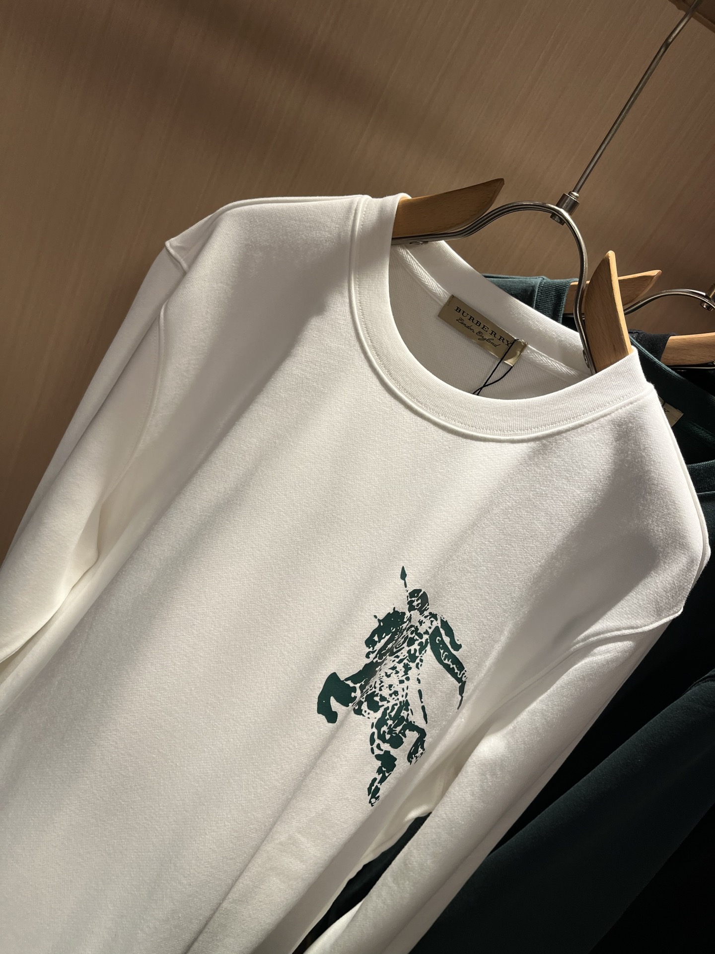 BURBER*Y巴*莉 2025秋冬新款男女同款👫基础休闲百搭棉质圆领卫衣，男女同款卫衣！贸易公司渠道稀