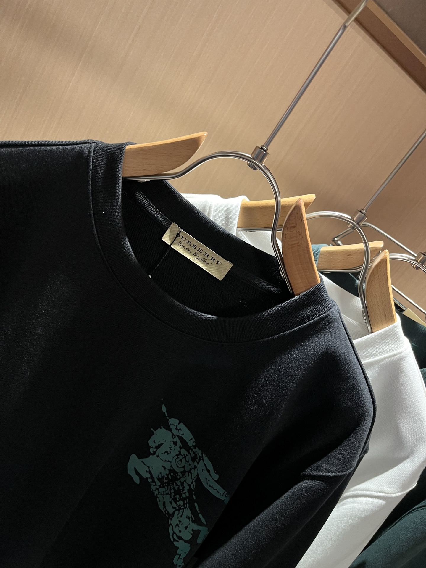 BURBER*Y巴*莉 2025秋冬新款男女同款👫基础休闲百搭棉质圆领卫衣，男女同款卫衣！贸易公司渠道稀