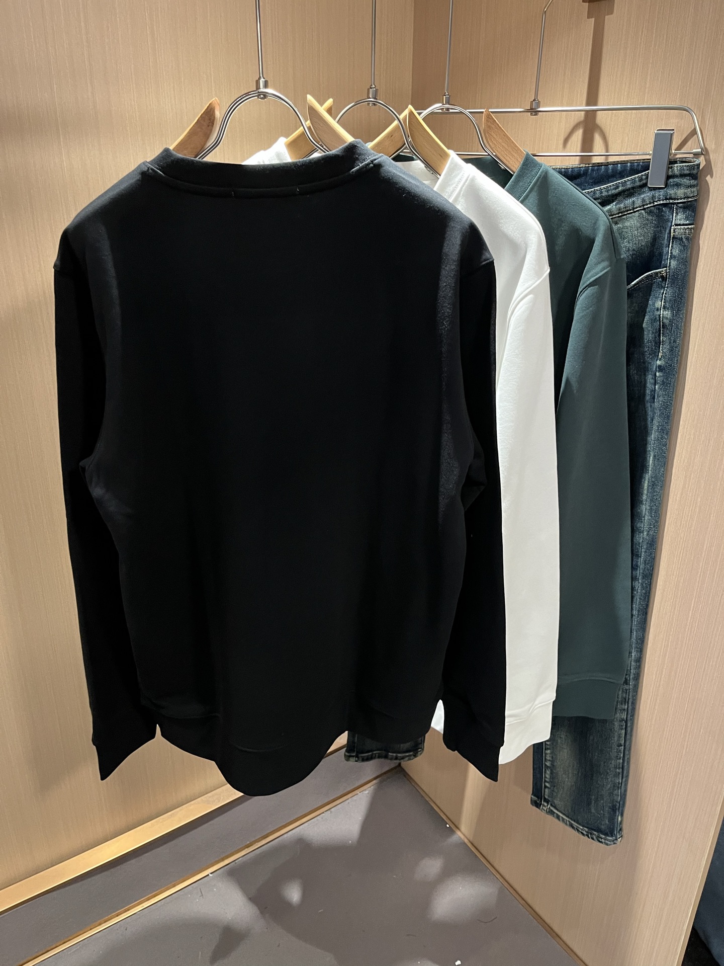 BURBER*Y巴*莉 2025秋冬新款男女同款👫基础休闲百搭棉质圆领卫衣，男女同款卫衣！贸易公司渠道稀