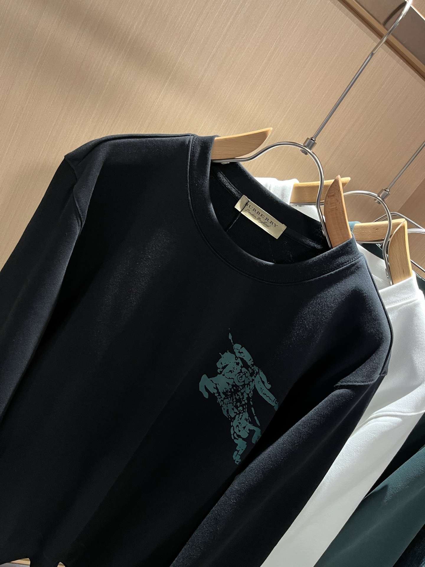 BURBER*Y巴*莉 2025秋冬新款男女同款👫基础休闲百搭棉质圆领卫衣，男女同款卫衣！贸易公司渠道稀